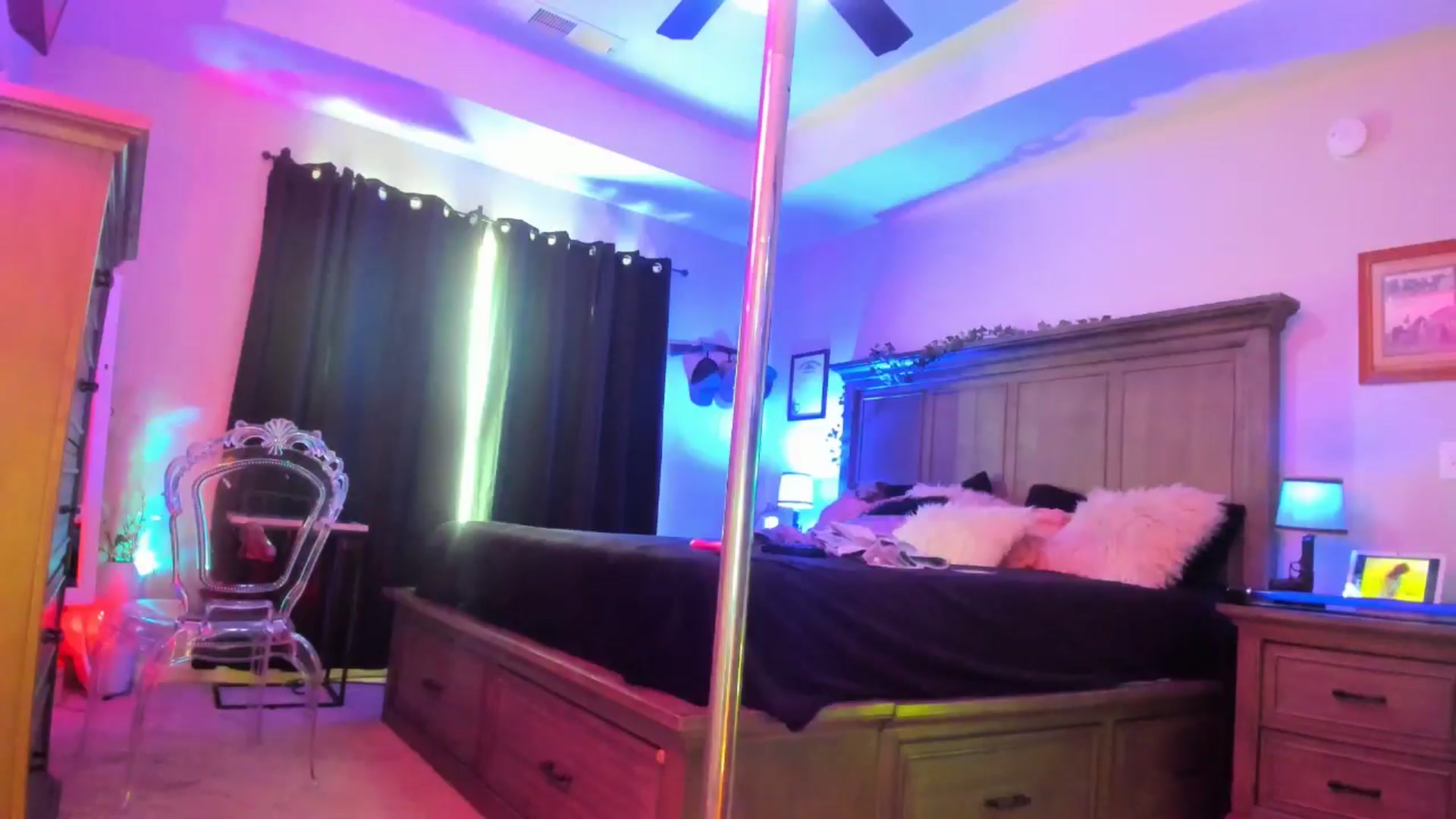 Gallery image thumbnail from TeXxxx's myfreecams stream on, 09/08/2025, 18:53 image 4 of 20