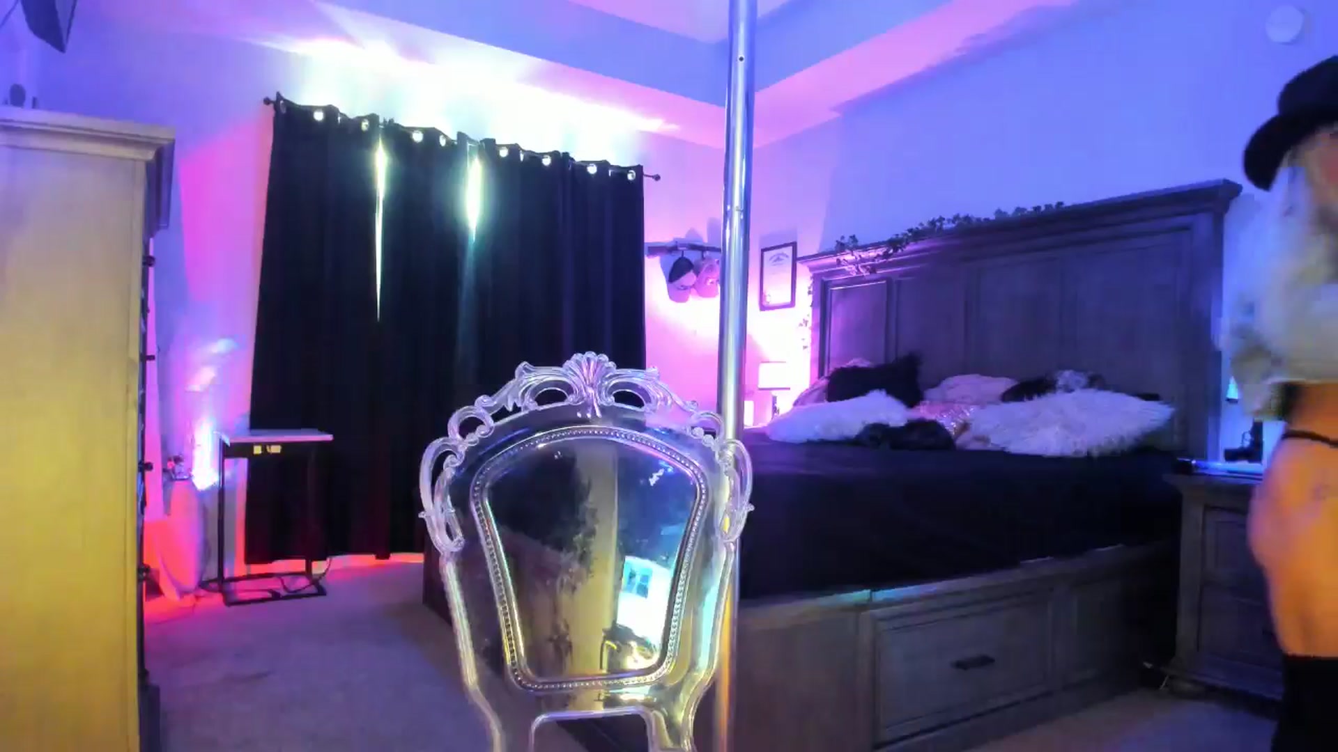 Gallery image thumbnail from TeXxxx's myfreecams stream on, 09/10/2025, 19:17 image 3 of 20