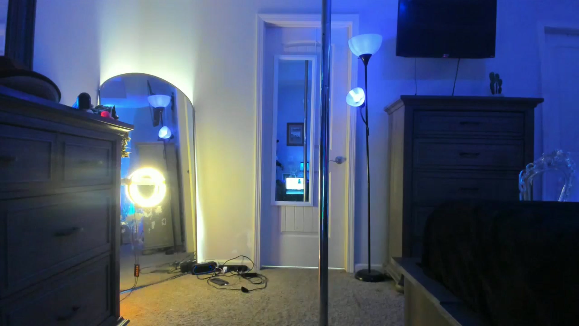 Gallery image thumbnail from TeXxxx's myfreecams stream on, 09/12/2025, 17:39 image 16 of 20