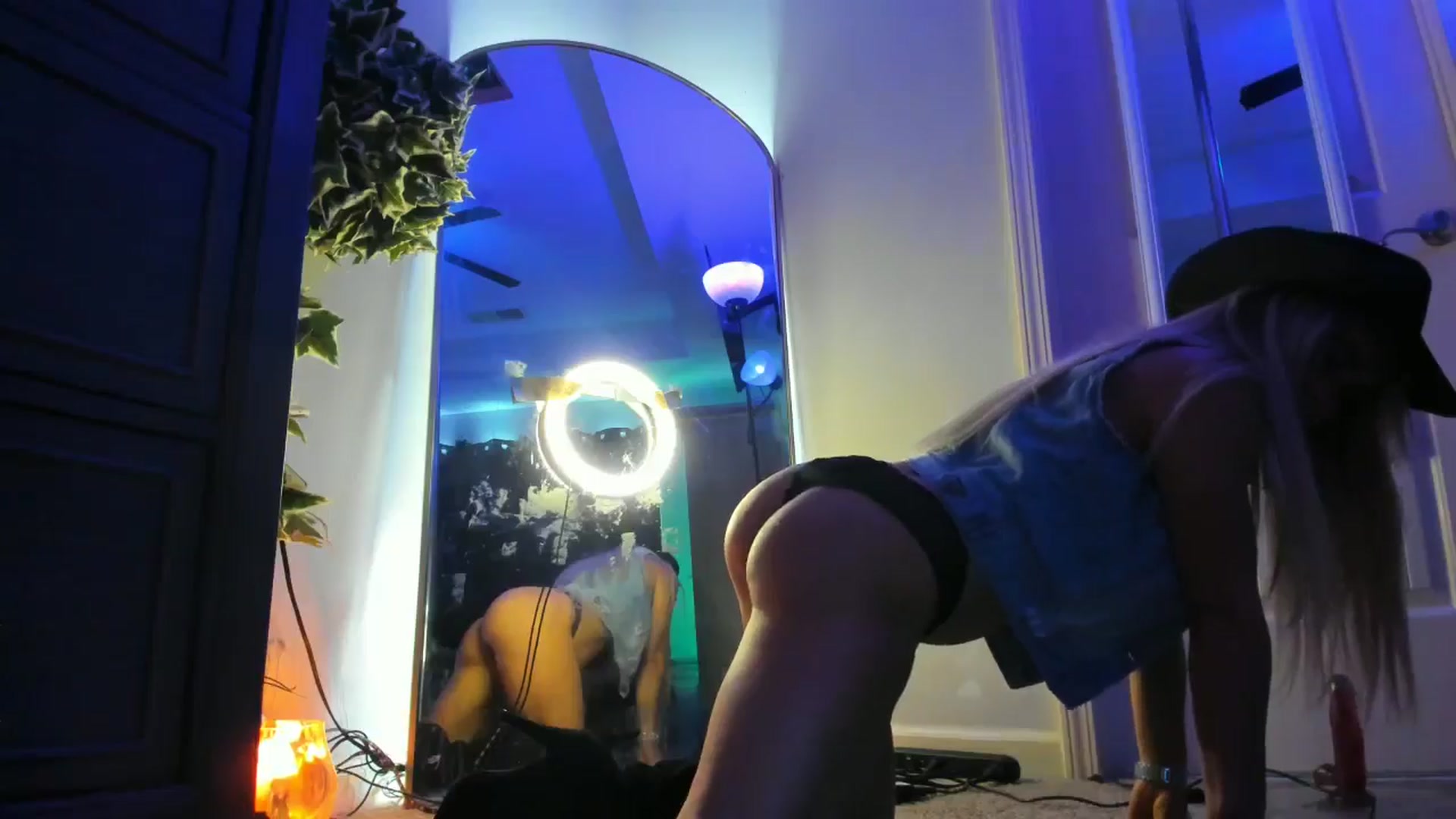 Gallery image thumbnail from TeXxxx's myfreecams stream on, 09/17/2025, 19:56 image 4 of 20