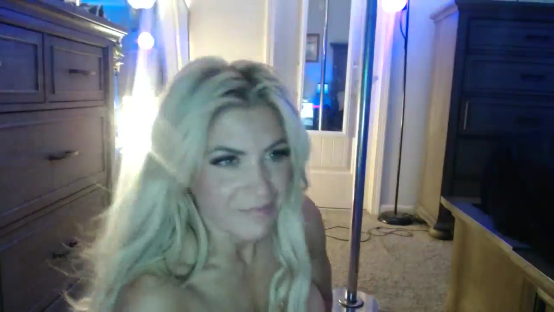 Gallery image thumbnail from TeXxxx's myfreecams stream on, 09/18/2025, 19:22 image 20 of 20