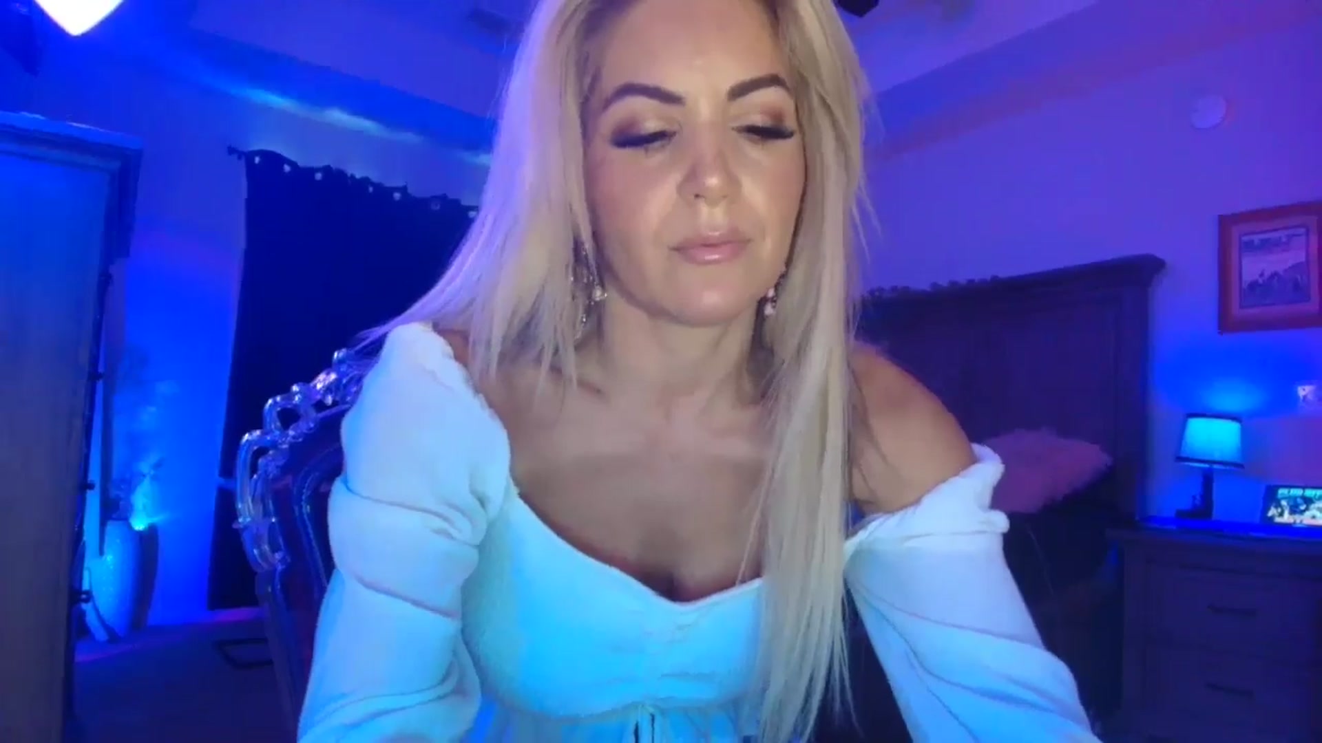 Gallery image thumbnail from TeXxxx's myfreecams stream on, 09/30/2025, 15:09 image 2 of 20