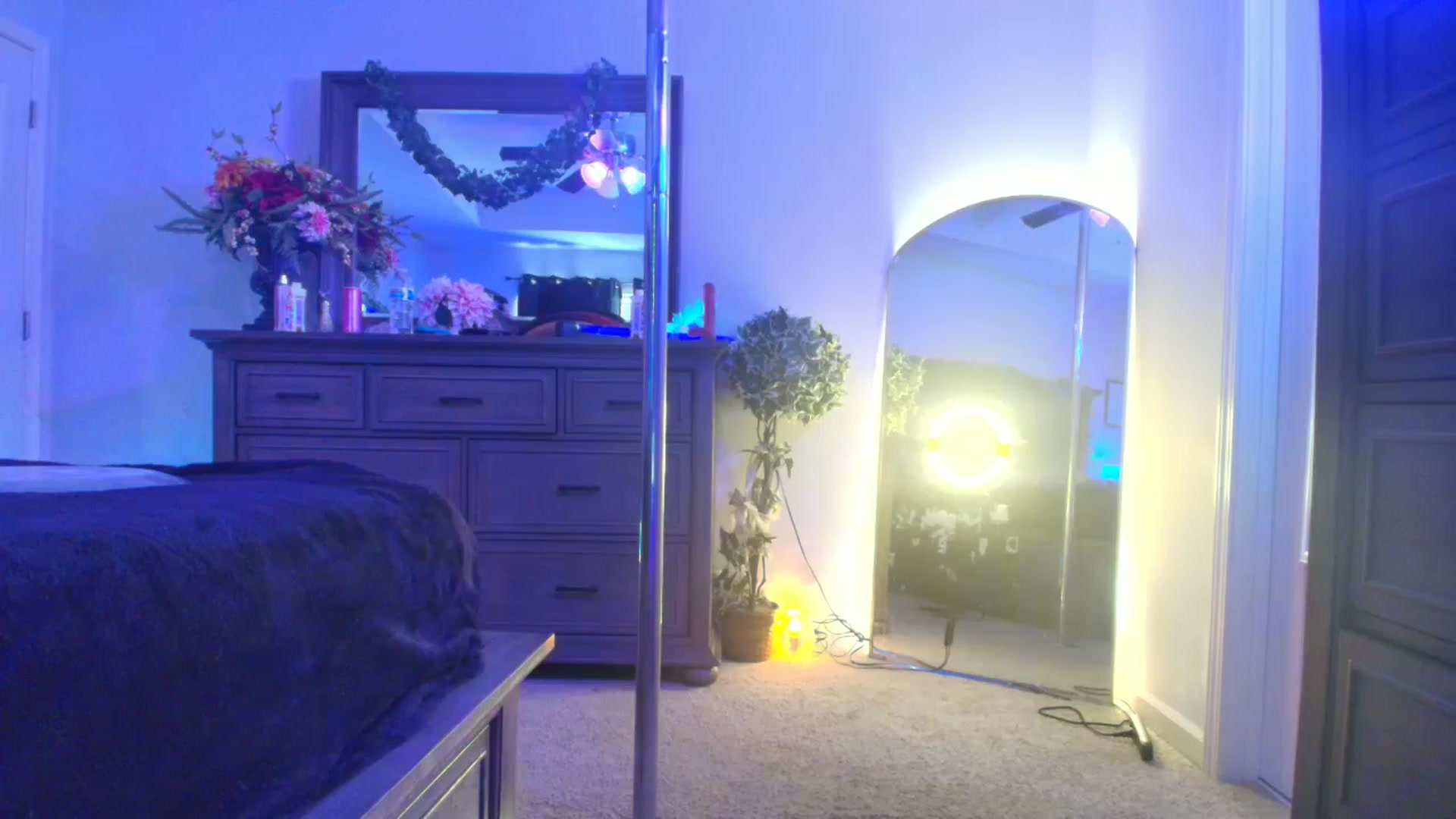 Gallery image thumbnail from TeXxxx's myfreecams stream on, 09/30/2025, 17:34 image 13 of 20