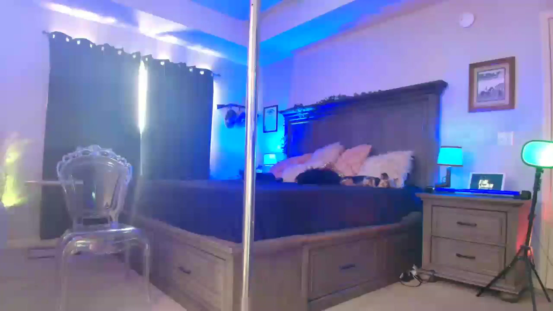 Gallery image thumbnail from TeXxxx's myfreecams stream on, 10/03/2025, 18:39 image 19 of 20