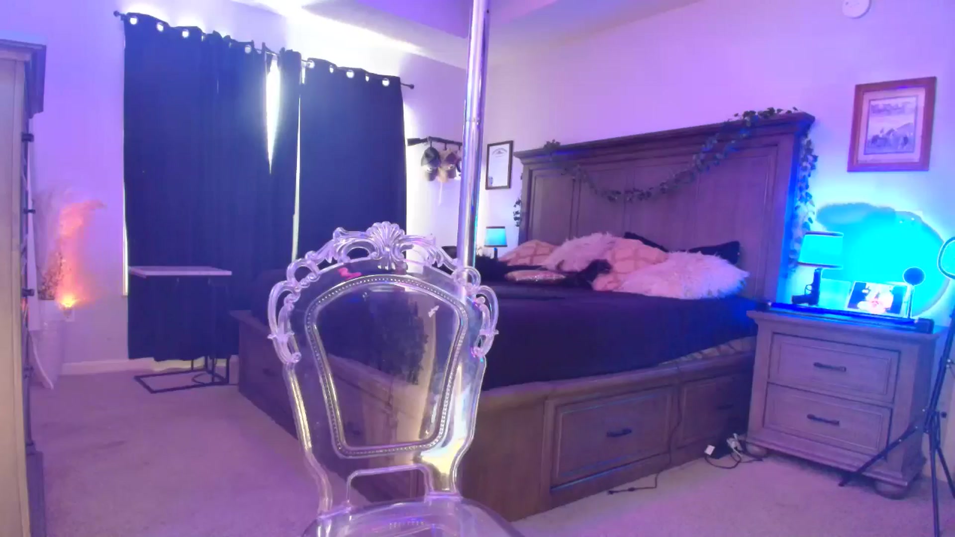 Gallery image thumbnail from TeXxxx's myfreecams stream on, 10/06/2025, 18:27 image 6 of 20