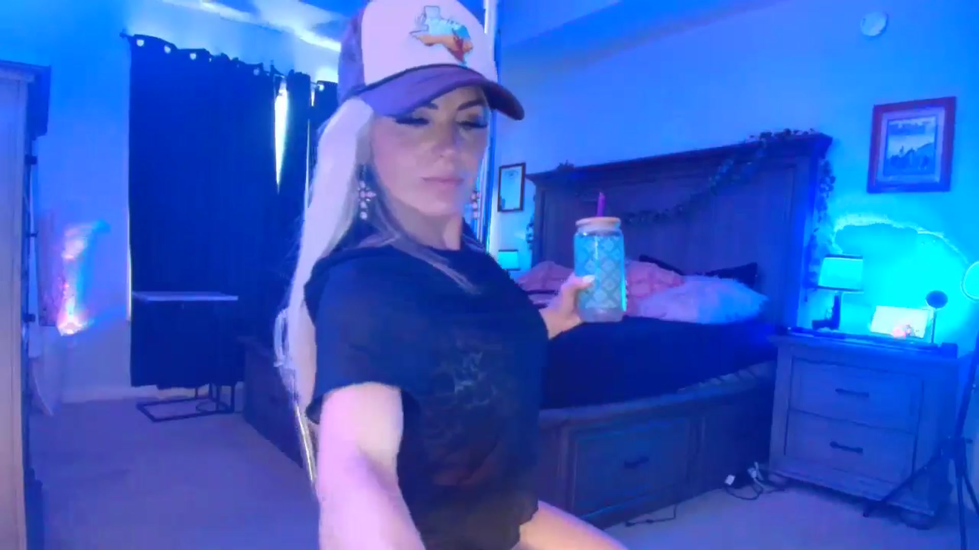 Gallery image thumbnail from TeXxxx's myfreecams stream on, 10/06/2025, 18:27 image 12 of 20