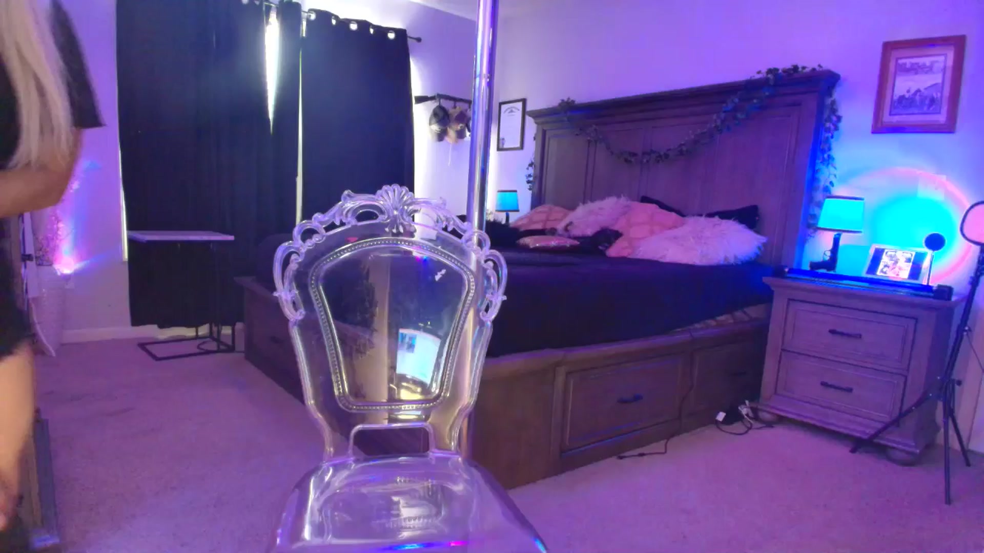 Gallery image thumbnail from TeXxxx's myfreecams stream on, 10/06/2025, 18:27 image 3 of 20