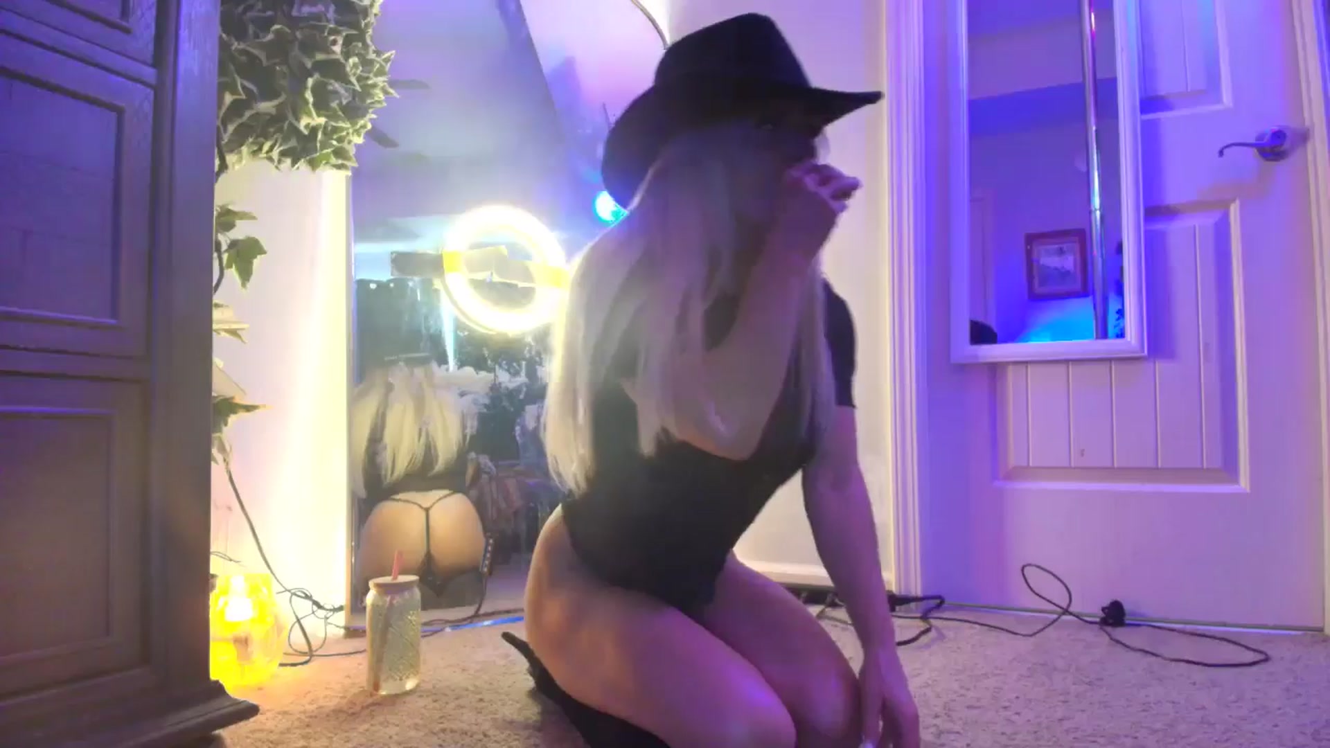 Gallery image thumbnail from TeXxxx's myfreecams stream on, 10/06/2025, 20:09 image 5 of 20