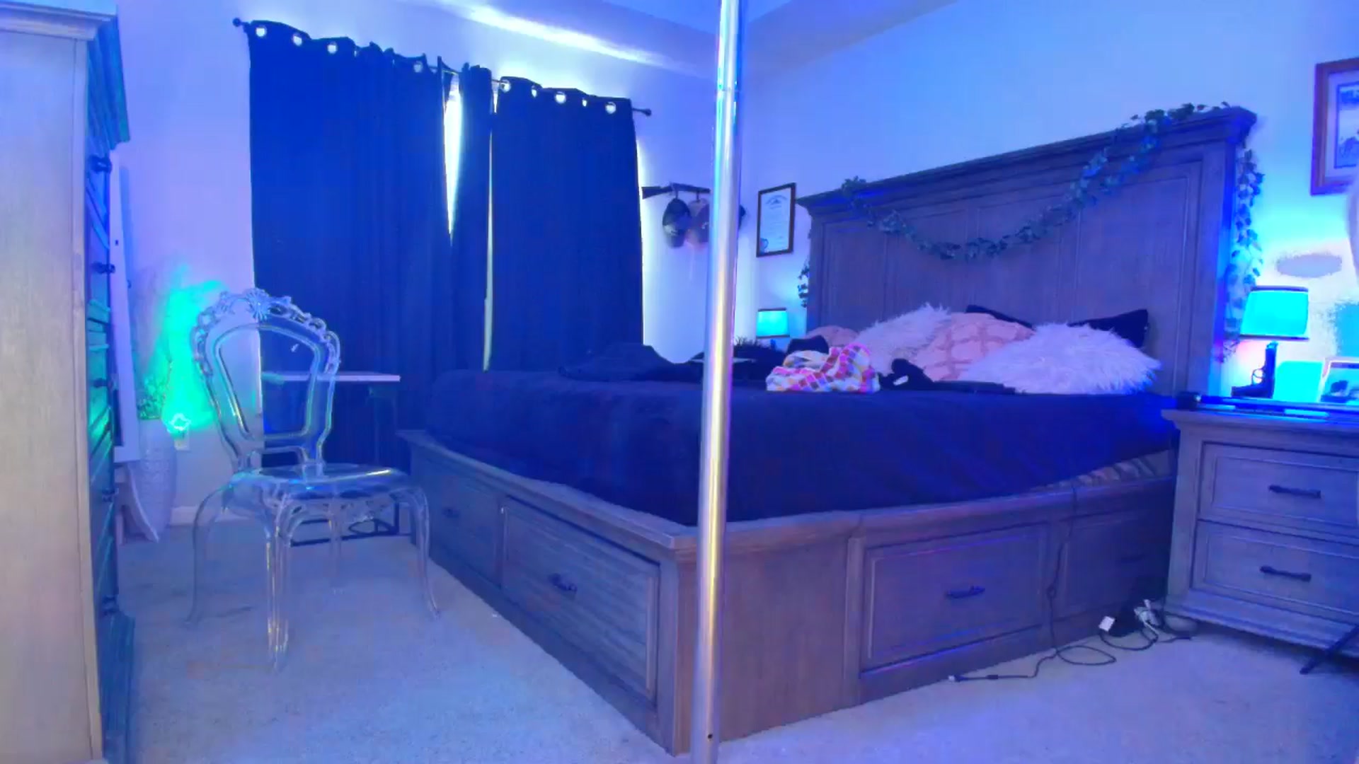 Gallery image thumbnail from TeXxxx's myfreecams stream on, 10/06/2025, 21:15 image 12 of 20