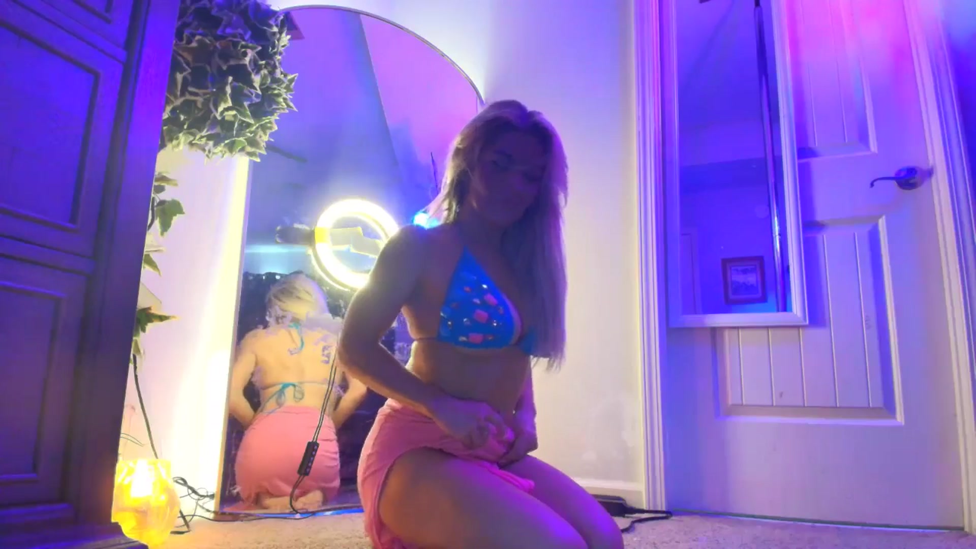 Gallery image thumbnail from TeXxxx's myfreecams stream on, 10/08/2025, 20:01 image 7 of 20