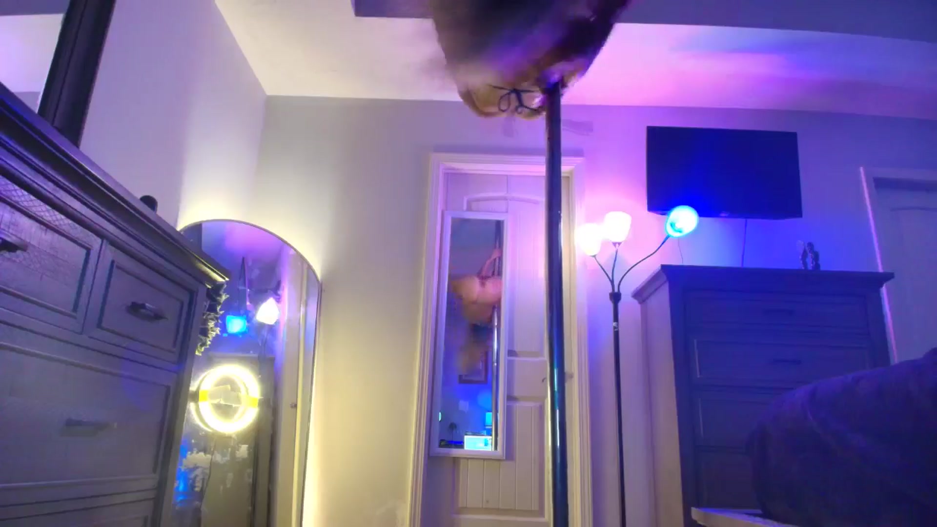 Gallery image thumbnail from TeXxxx's myfreecams stream on, 10/08/2025, 20:01 image 4 of 20