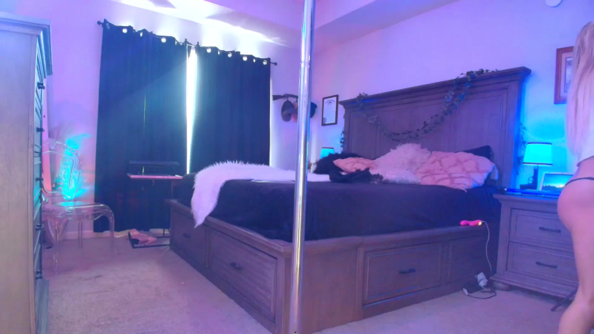Gallery image thumbnail from TeXxxx's myfreecams stream on, 10/13/2025, 20:01 image 3 of 20