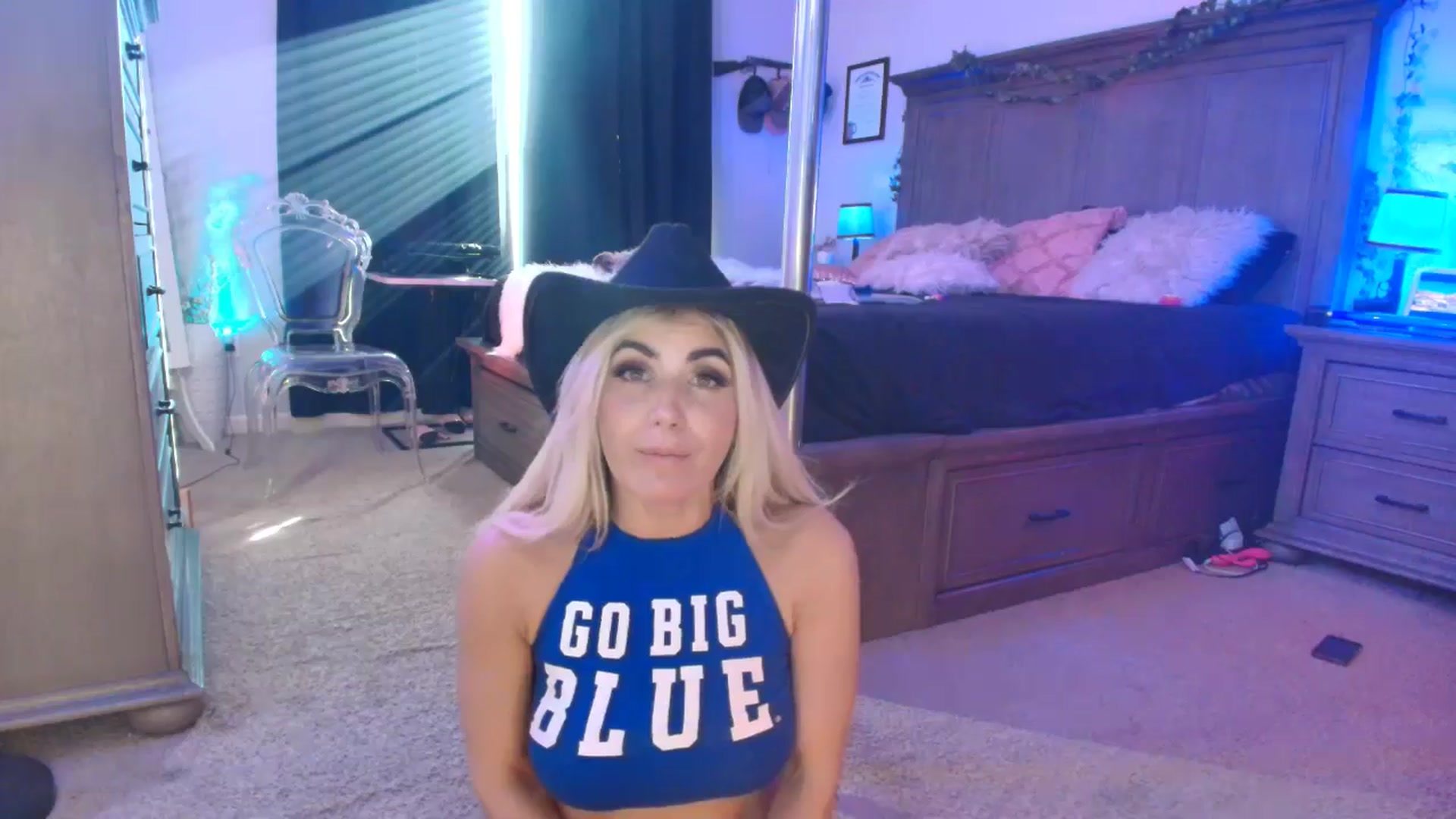 Gallery image thumbnail from TeXxxx's myfreecams stream on, 10/14/2025, 21:19 image 20 of 20