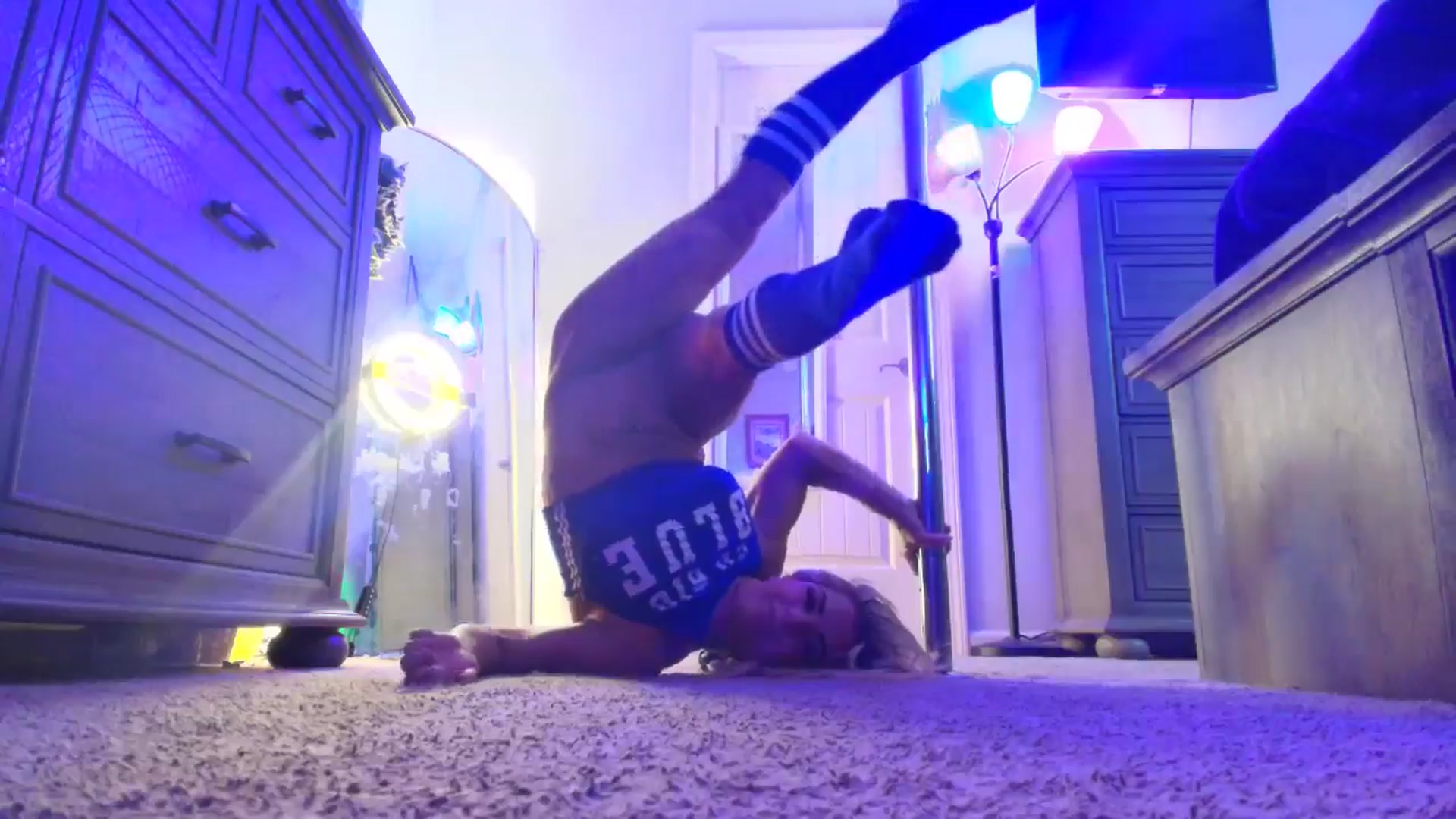 Gallery image thumbnail from TeXxxx's myfreecams stream on, 10/14/2025, 21:19 image 2 of 20