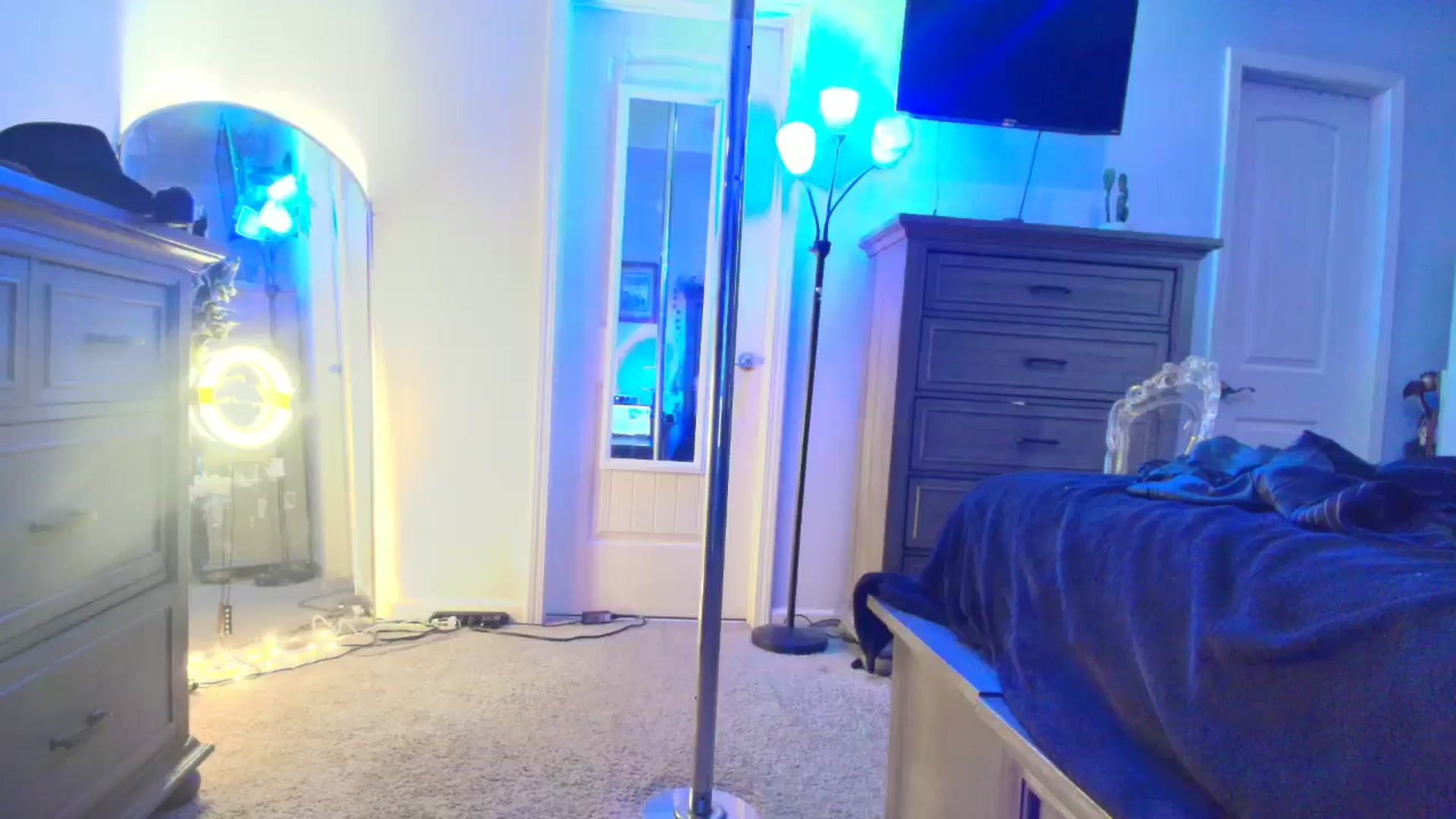 Gallery image thumbnail from TeXxxx's myfreecams stream on, 10/28/2025, 19:05 image 20 of 20