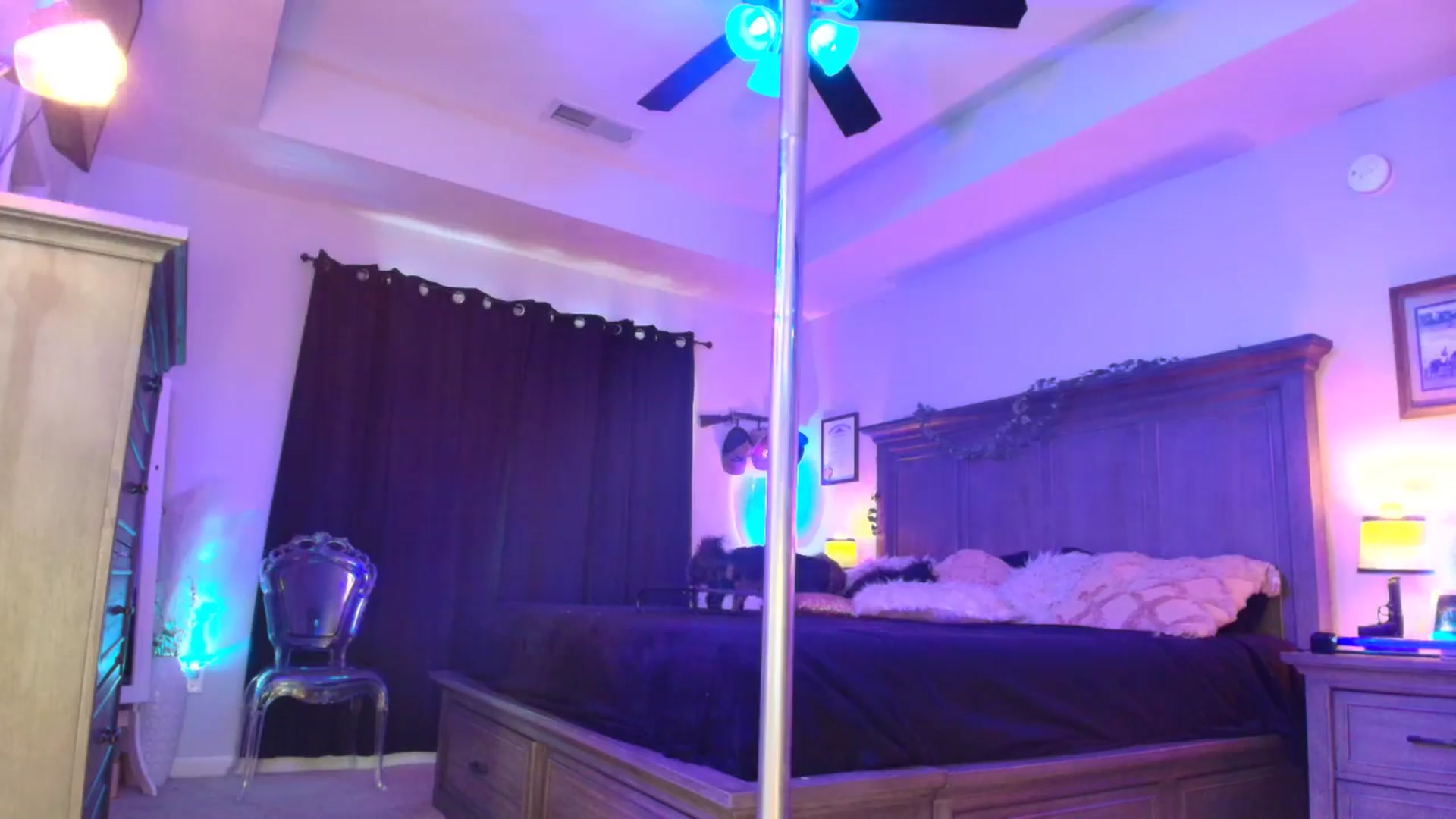 Gallery image thumbnail from TeXxxx's myfreecams stream on, 10/30/2025, 17:54 image 6 of 20