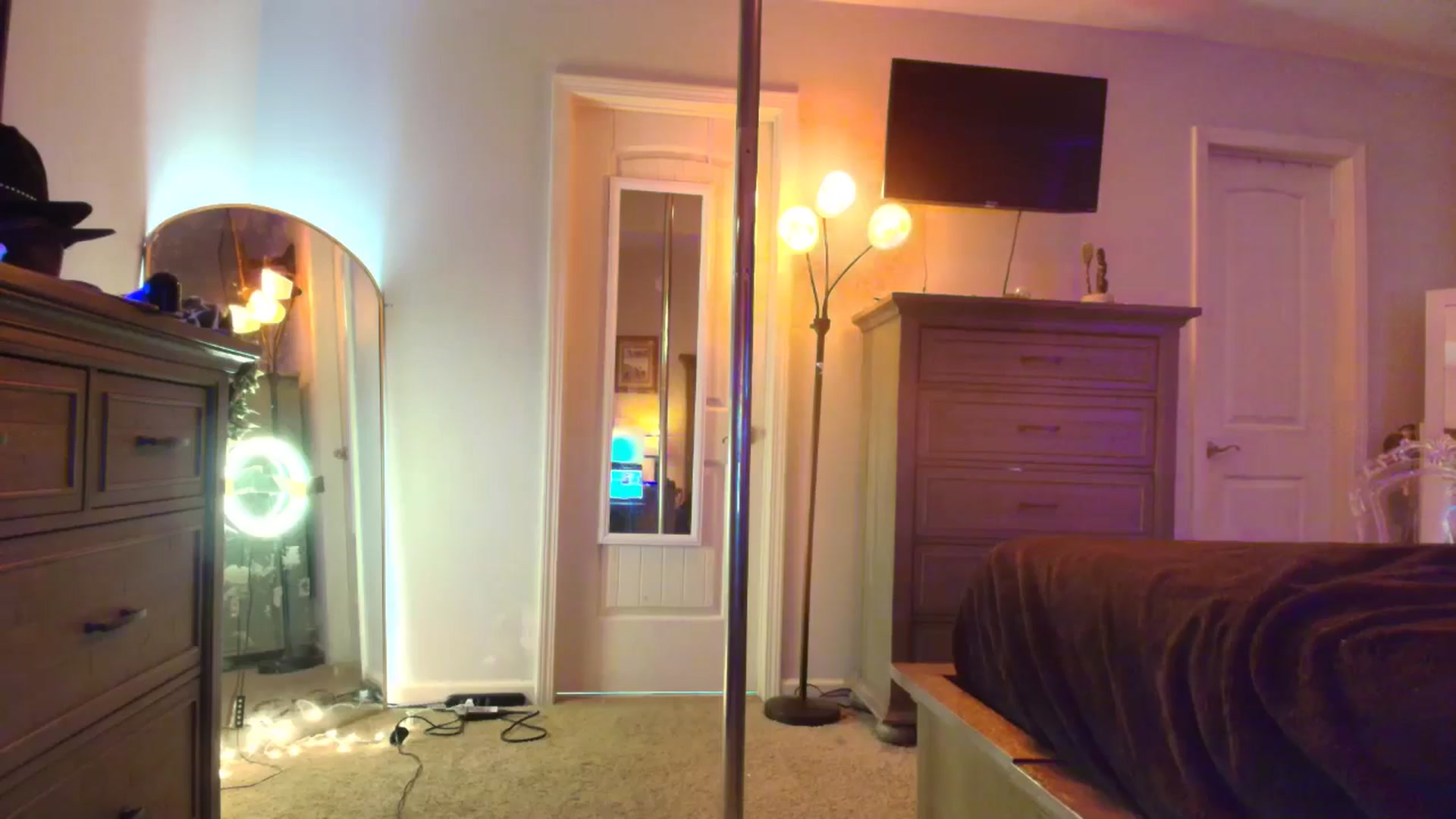 Gallery image thumbnail from TeXxxx's myfreecams stream on, 10/30/2025, 20:21 image 7 of 20