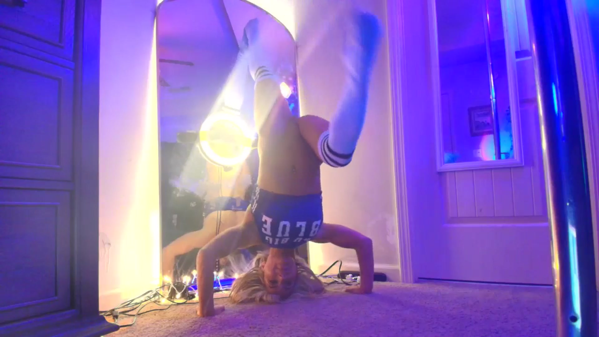 Gallery image thumbnail from TeXxxx's myfreecams stream on, 11/11/2025, 22:42 image 9 of 20