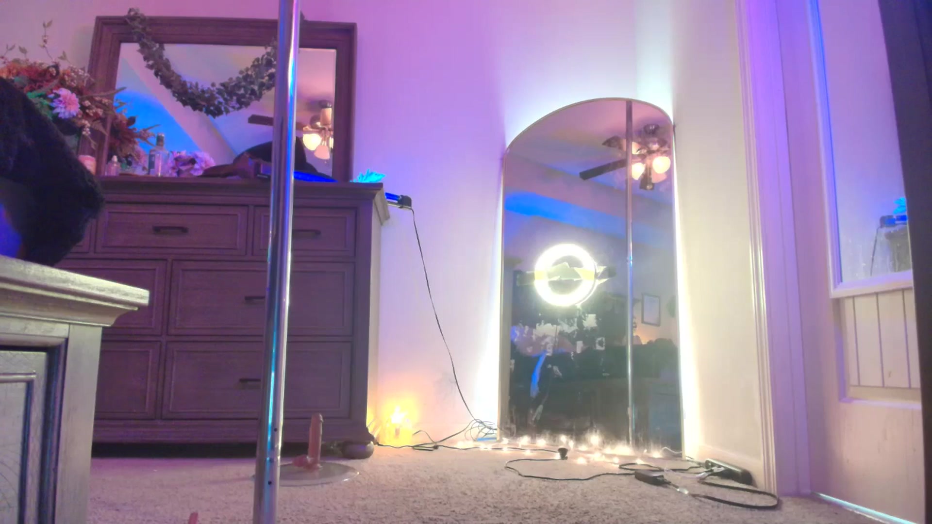 Gallery image thumbnail from TeXxxx's myfreecams stream on, 11/18/2025, 21:34 image 19 of 20