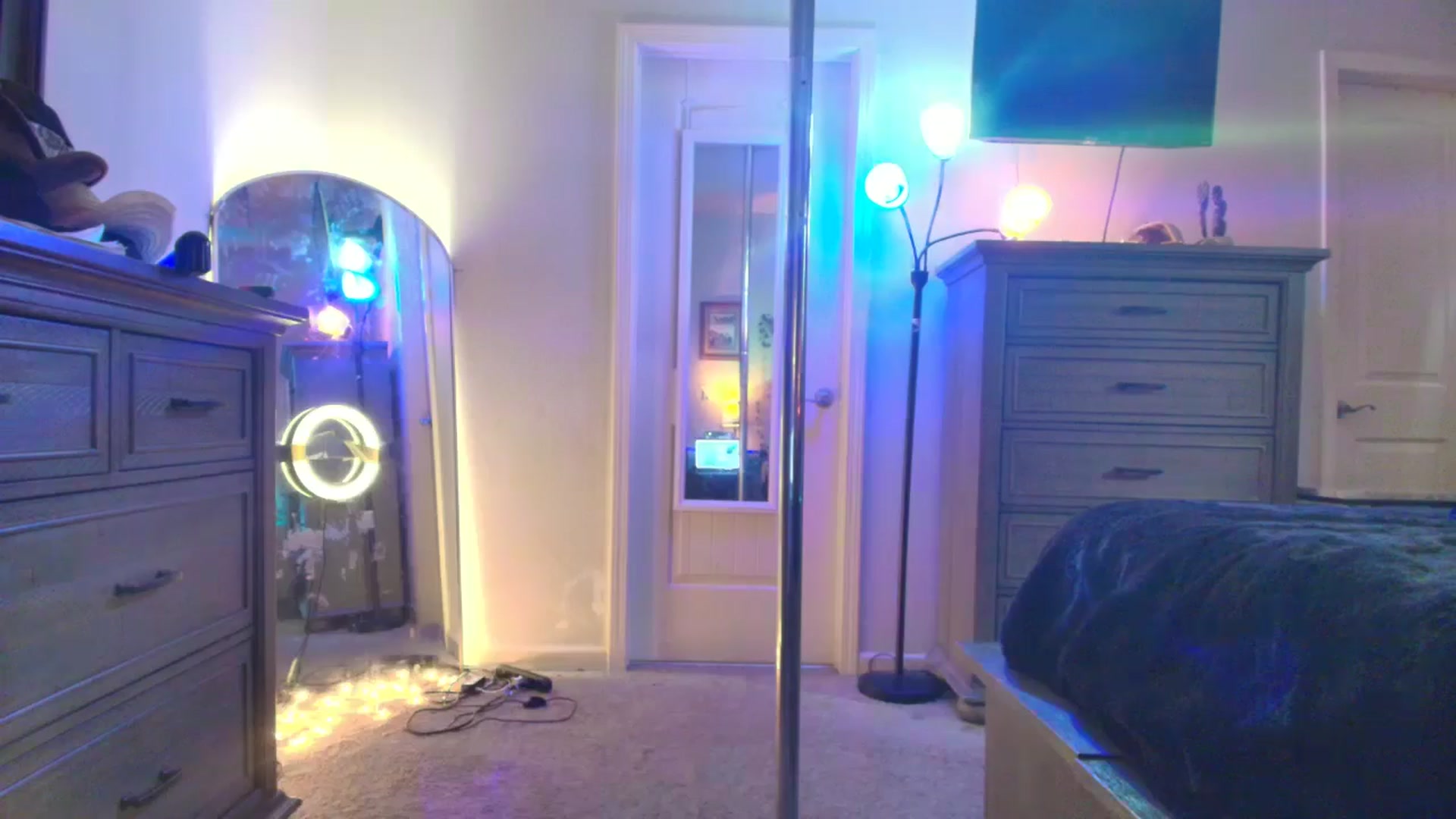 Gallery image thumbnail from TeXxxx's myfreecams stream on, 11/24/2025, 19:42 image 19 of 20