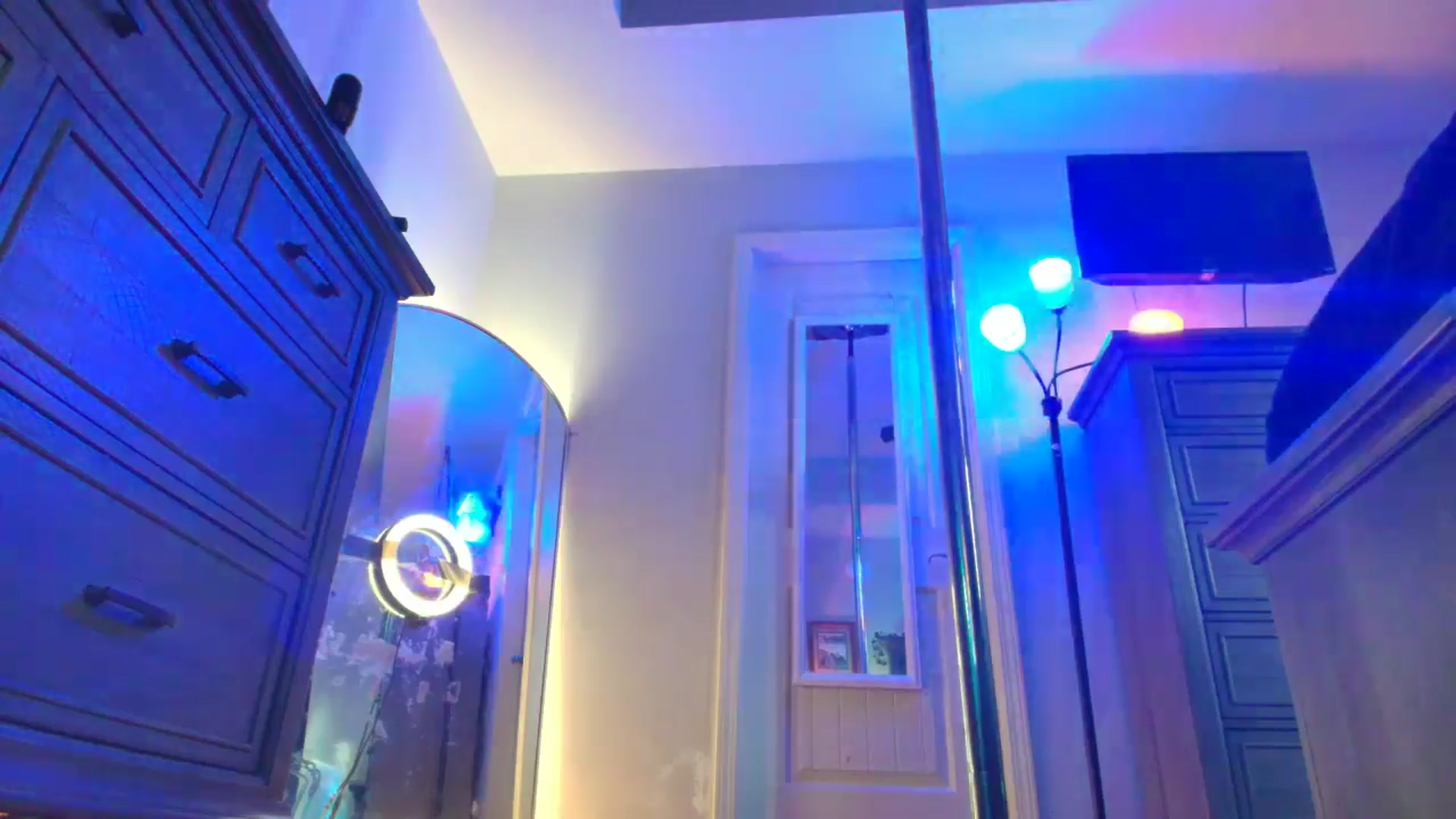 Gallery image thumbnail from TeXxxx's myfreecams stream on, 11/24/2025, 19:42 image 17 of 20