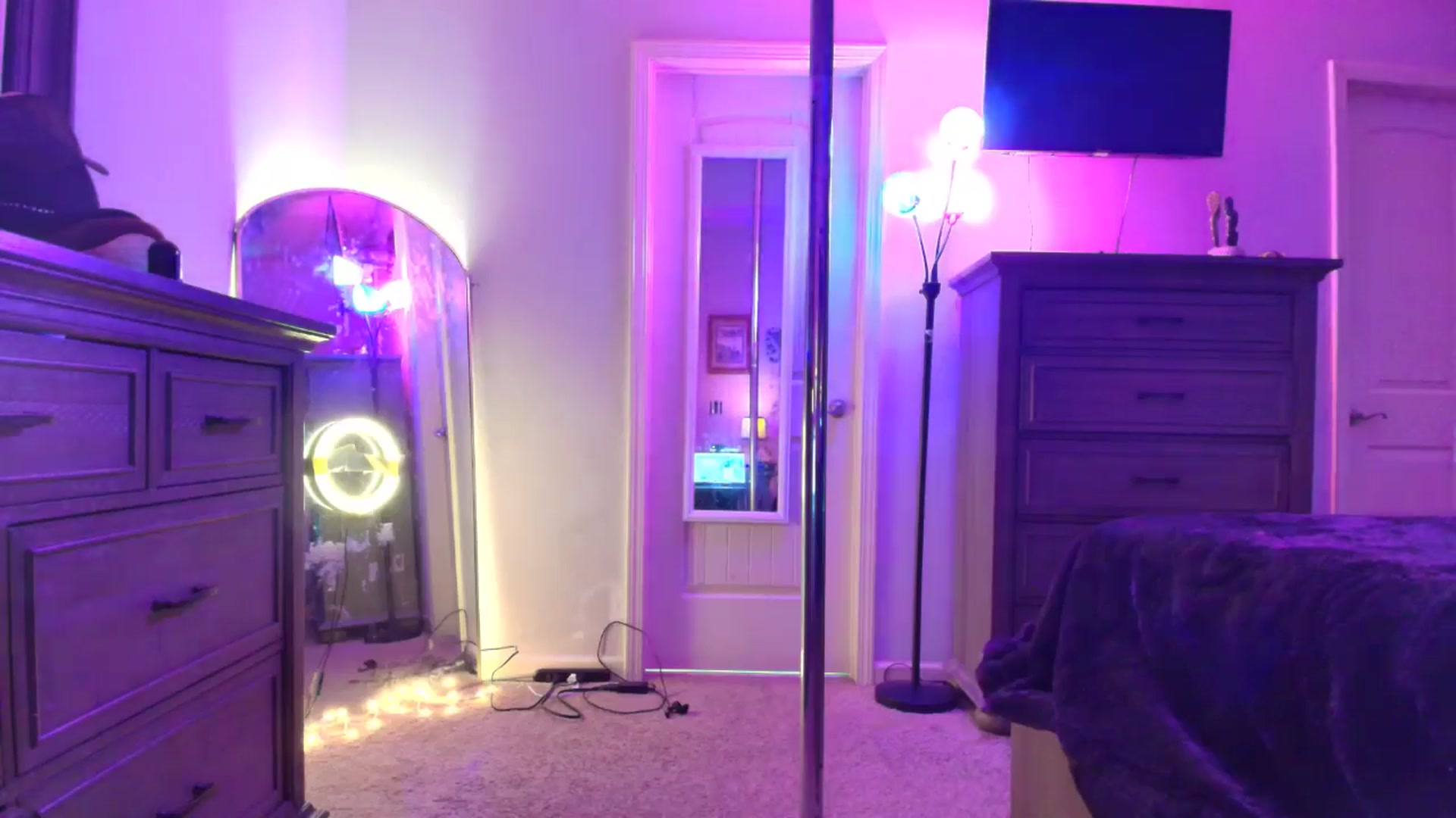 Gallery image thumbnail from TeXxxx's myfreecams stream on, 12/02/2025, 23:04 image 3 of 20