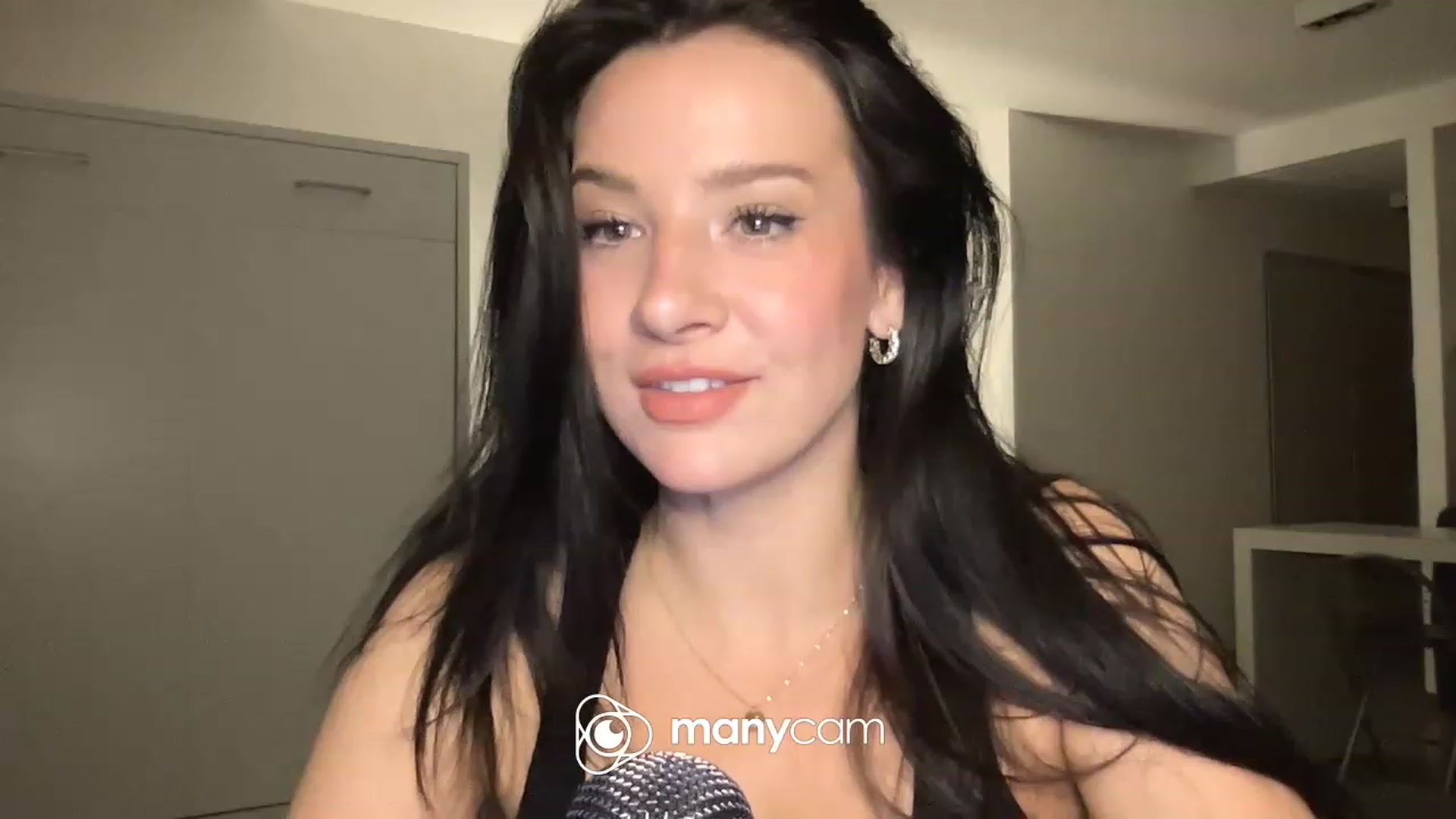 Gallery image thumbnail from TeaHeart's myfreecams stream on, 07/04/2023, 03:00 image 2 of 20