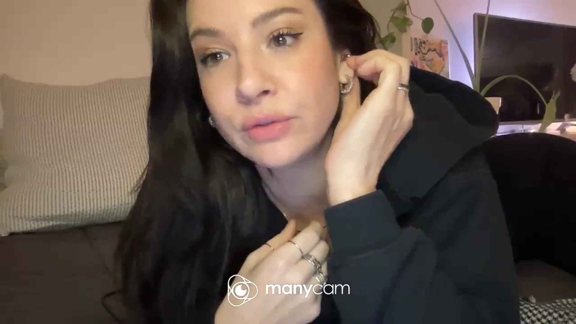 Gallery image thumbnail from TeaHeart's myfreecams stream on, 09/27/2023, 03:20 image 17 of 20