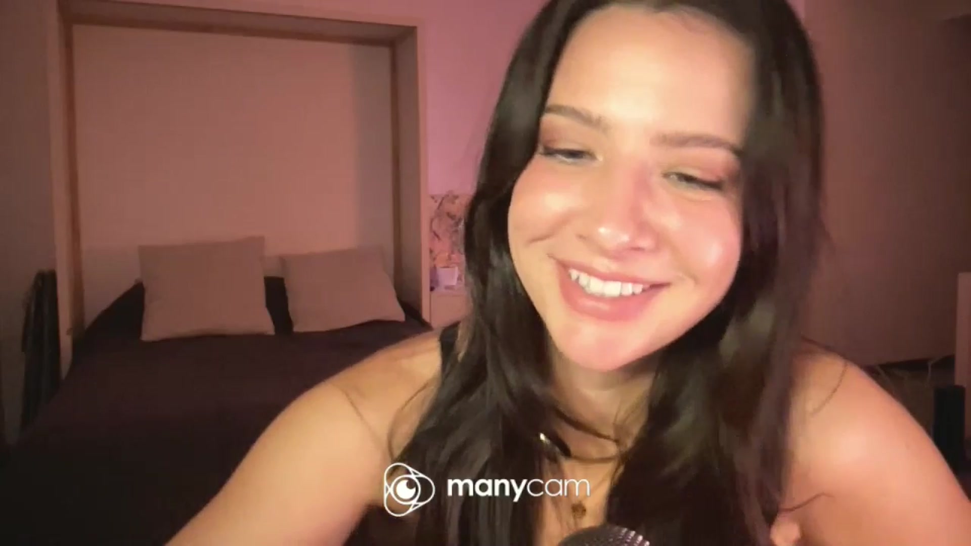 Gallery image thumbnail from TeaHeart's myfreecams stream on, 04/16/2024, 01:22 image 3 of 20