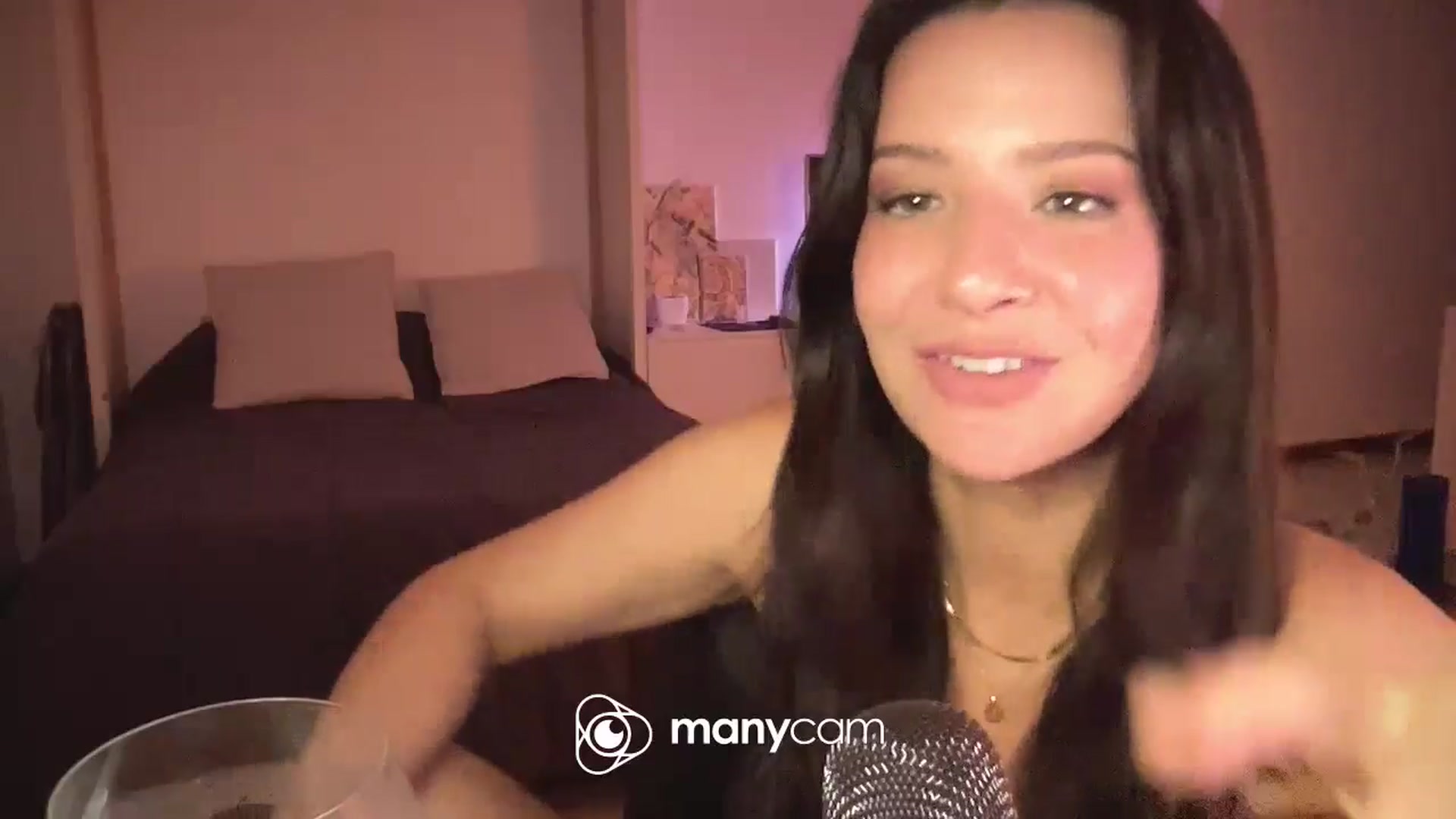 Gallery image thumbnail from TeaHeart's myfreecams stream on, 04/16/2024, 01:22 image 6 of 20