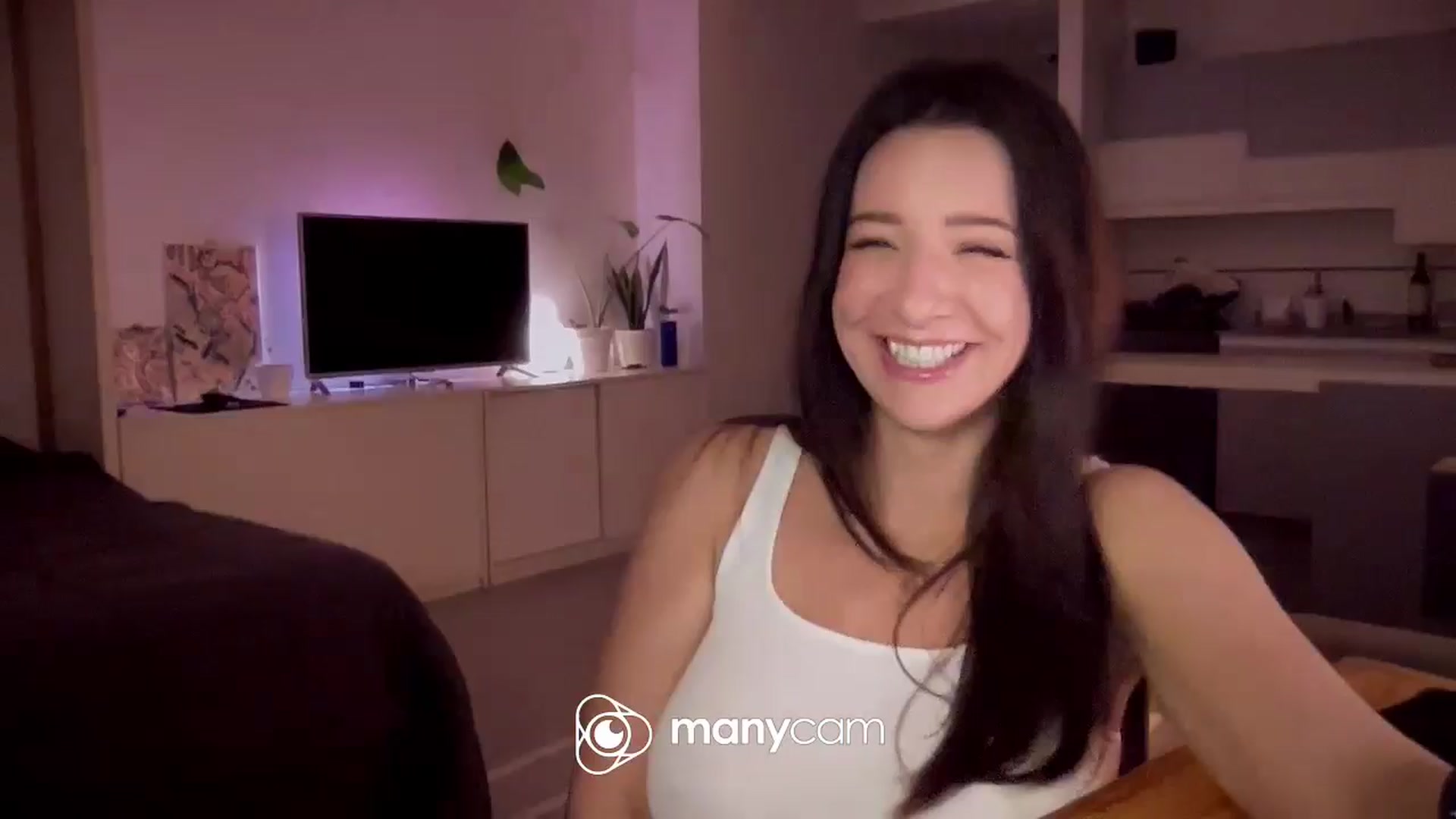 Gallery image thumbnail from TeaHeart's myfreecams stream on, 05/13/2024, 24:42 image 9 of 20