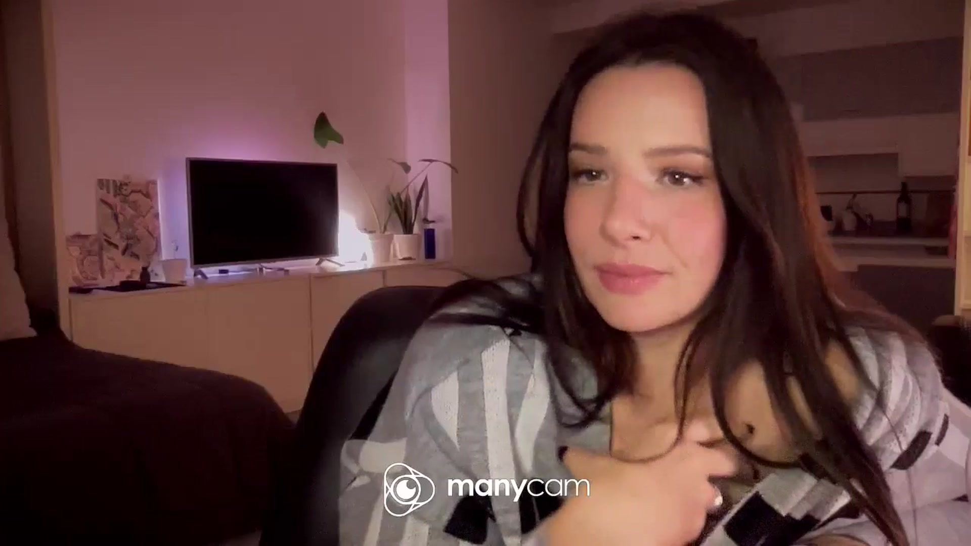 Gallery image thumbnail from TeaHeart's myfreecams stream on, 05/18/2024, 04:41 image 7 of 20