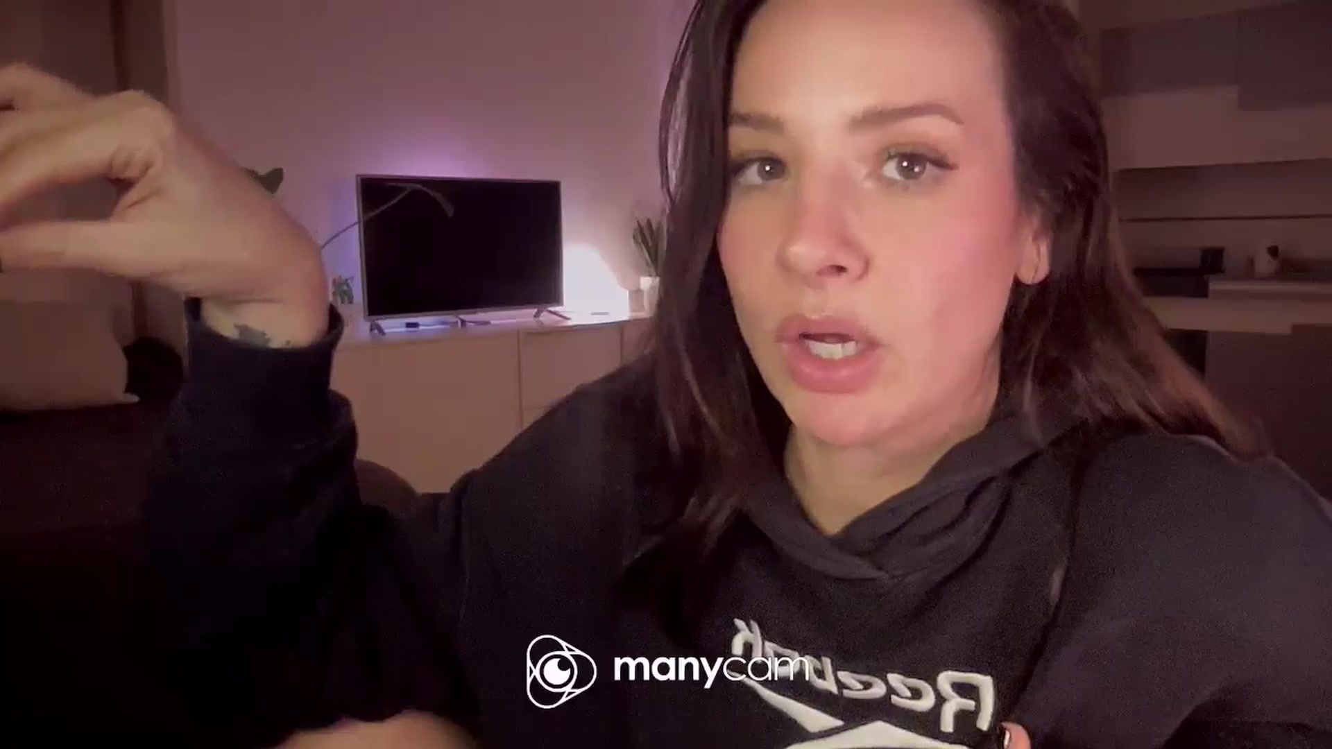 Gallery image thumbnail from TeaHeart's myfreecams stream on, 06/12/2024, 02:57 image 8 of 20