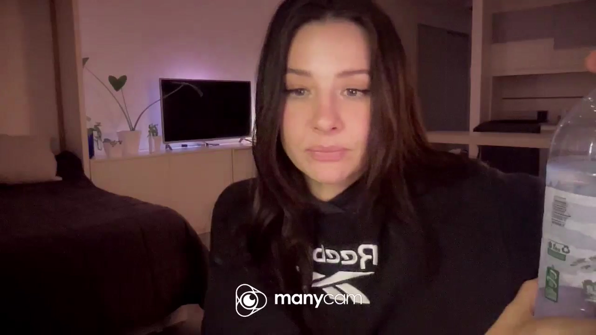 Gallery image thumbnail from TeaHeart's myfreecams stream on, 06/12/2024, 02:57 image 3 of 20