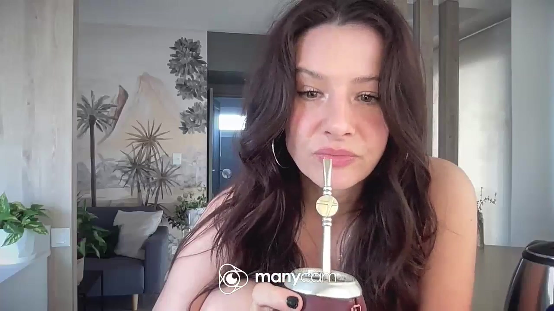Gallery image thumbnail from TeaHeart's myfreecams stream on, 06/15/2025, 21:10 image 10 of 20