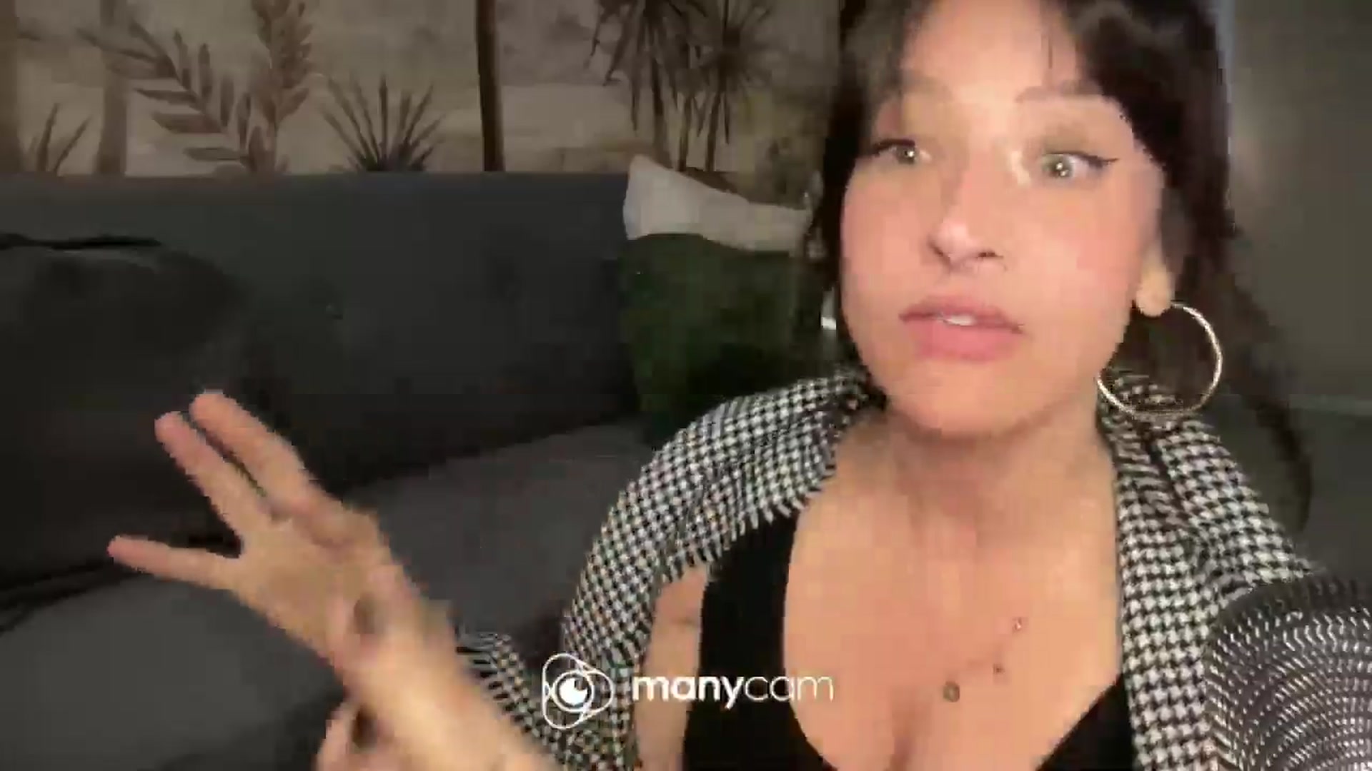 Gallery image thumbnail from TeaHeart's myfreecams stream on, 09/26/2025, 03:36 image 14 of 20