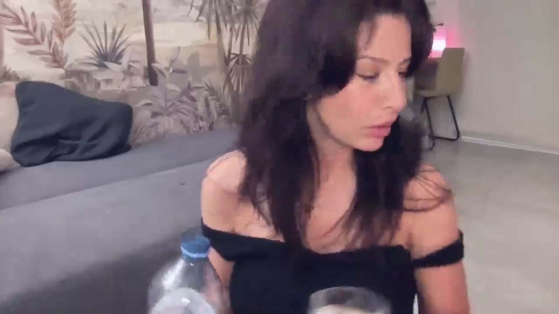 Gallery image thumbnail from TeaHeart's myfreecams stream on, 01/16/2026, 01:18 image 19 of 20