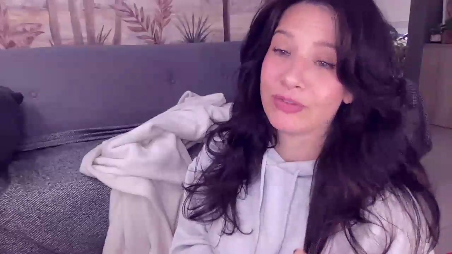 Gallery image thumbnail from TeaHeart's myfreecams stream on, 06/15/2026, 24:54 image 13 of 20