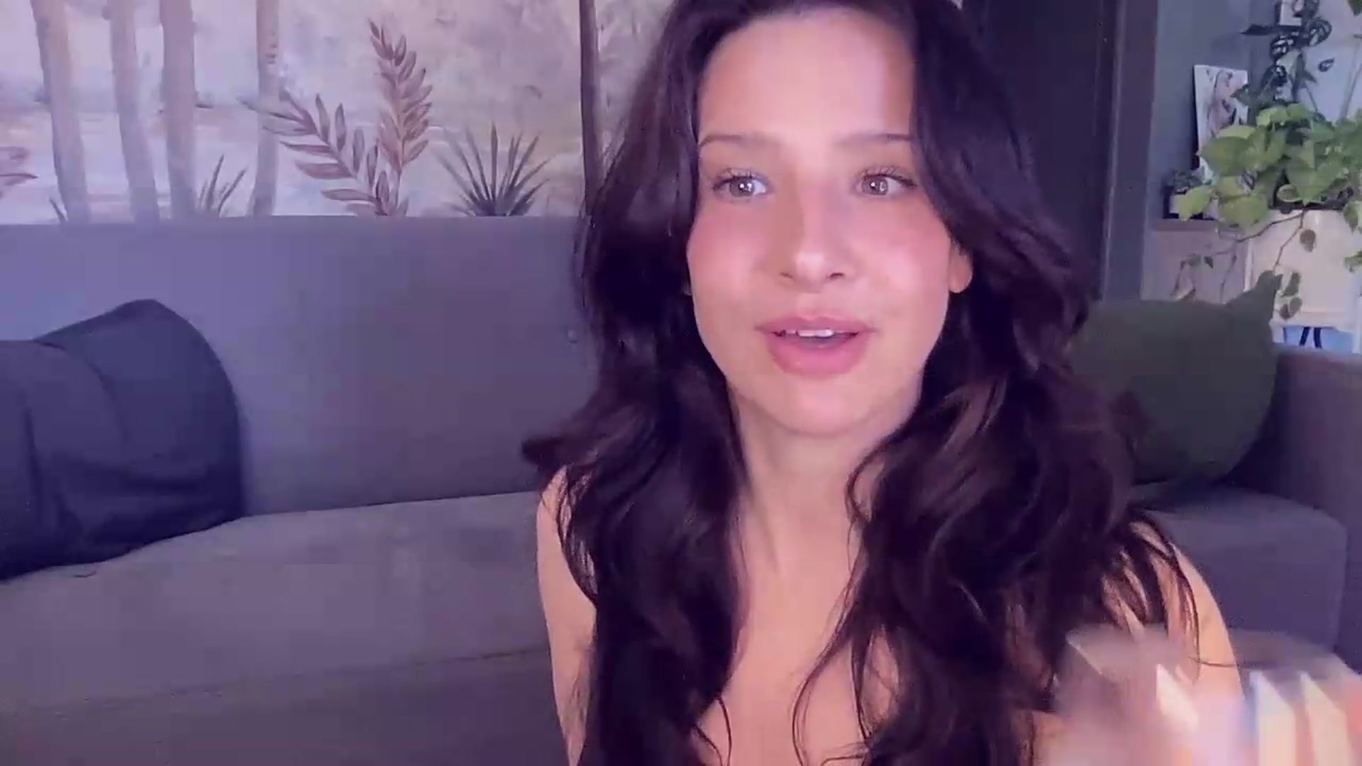 Gallery image thumbnail from TeaHeart's myfreecams stream on, 08/15/2026, 17:56 image 12 of 20