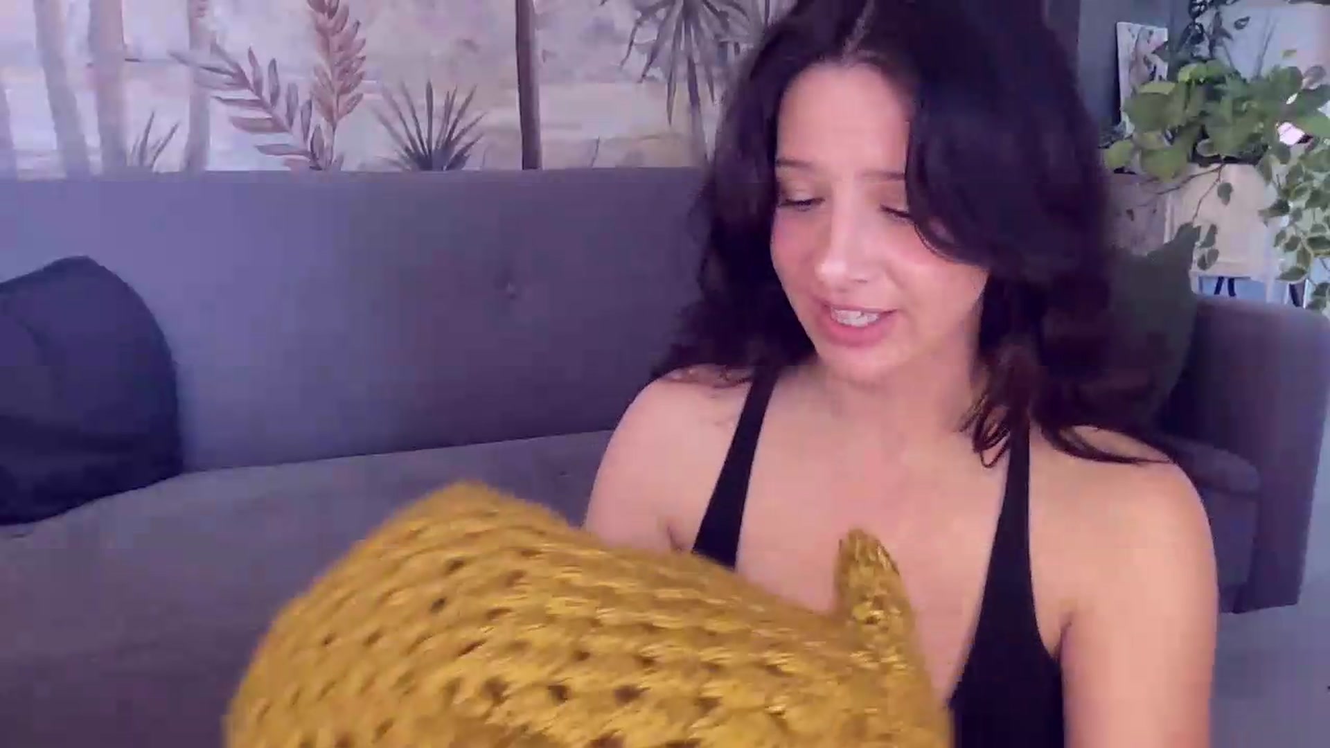 Gallery image thumbnail from TeaHeart's myfreecams stream on, 08/15/2026, 18:25 image 5 of 20