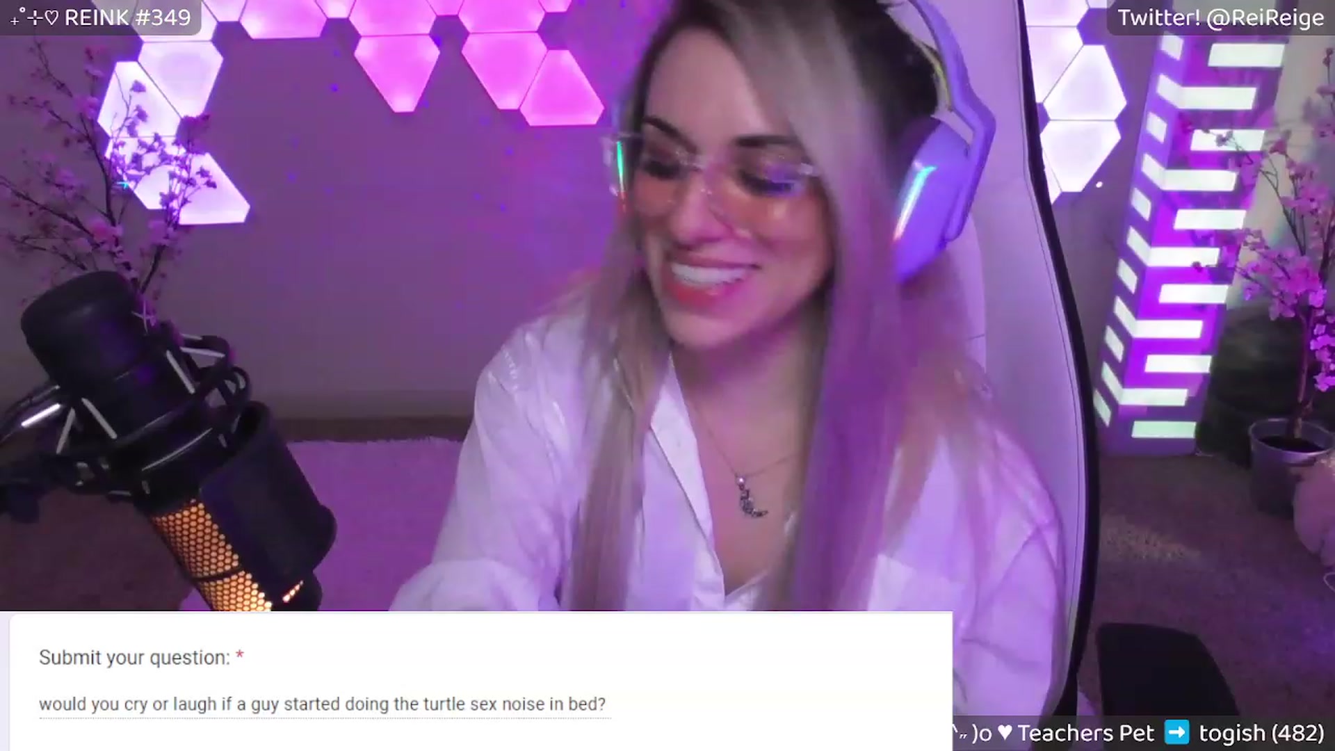 Gallery image thumbnail from TeacherReige's myfreecams stream on, 04/08/2023, 11:24 image 16 of 20