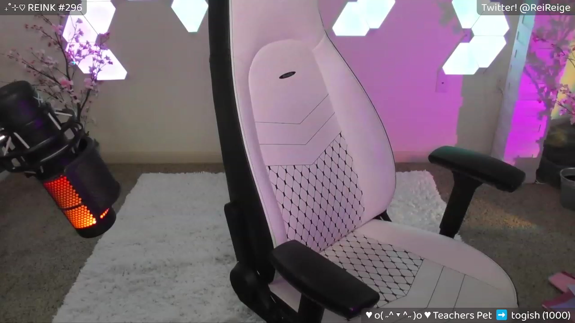 Gallery image thumbnail from TeacherReige's myfreecams stream on, 04/08/2023, 13:16 image 15 of 20
