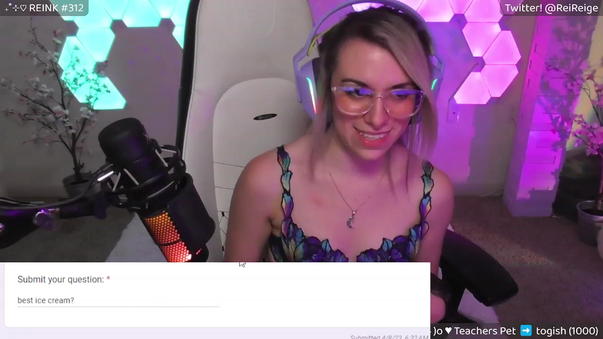 Gallery image thumbnail from TeacherReige's myfreecams stream on, 04/08/2023, 13:16 image 4 of 20