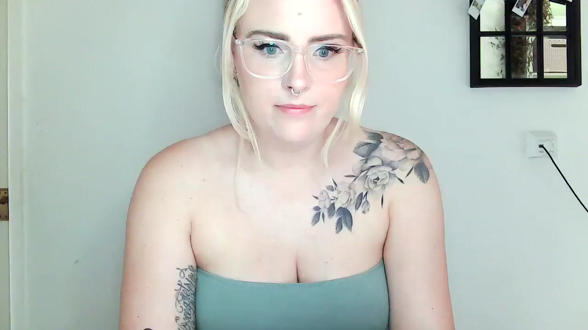 Gallery image thumbnail from TeaganB_'s myfreecams stream on, 06/18/2024, 09:37 image 16 of 20