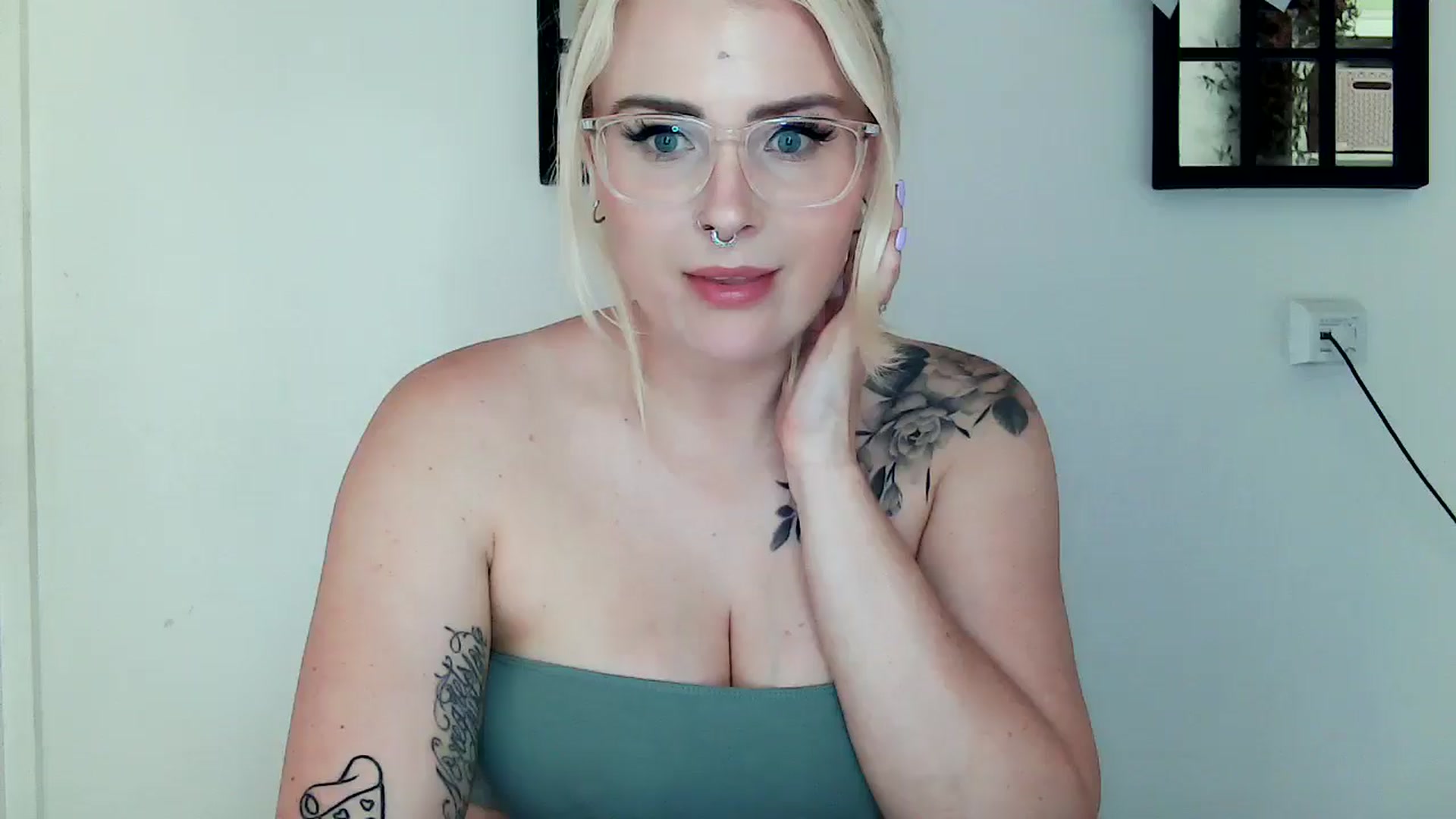 Gallery image thumbnail from TeaganB_'s myfreecams stream on, 06/18/2024, 10:37 image 2 of 20
