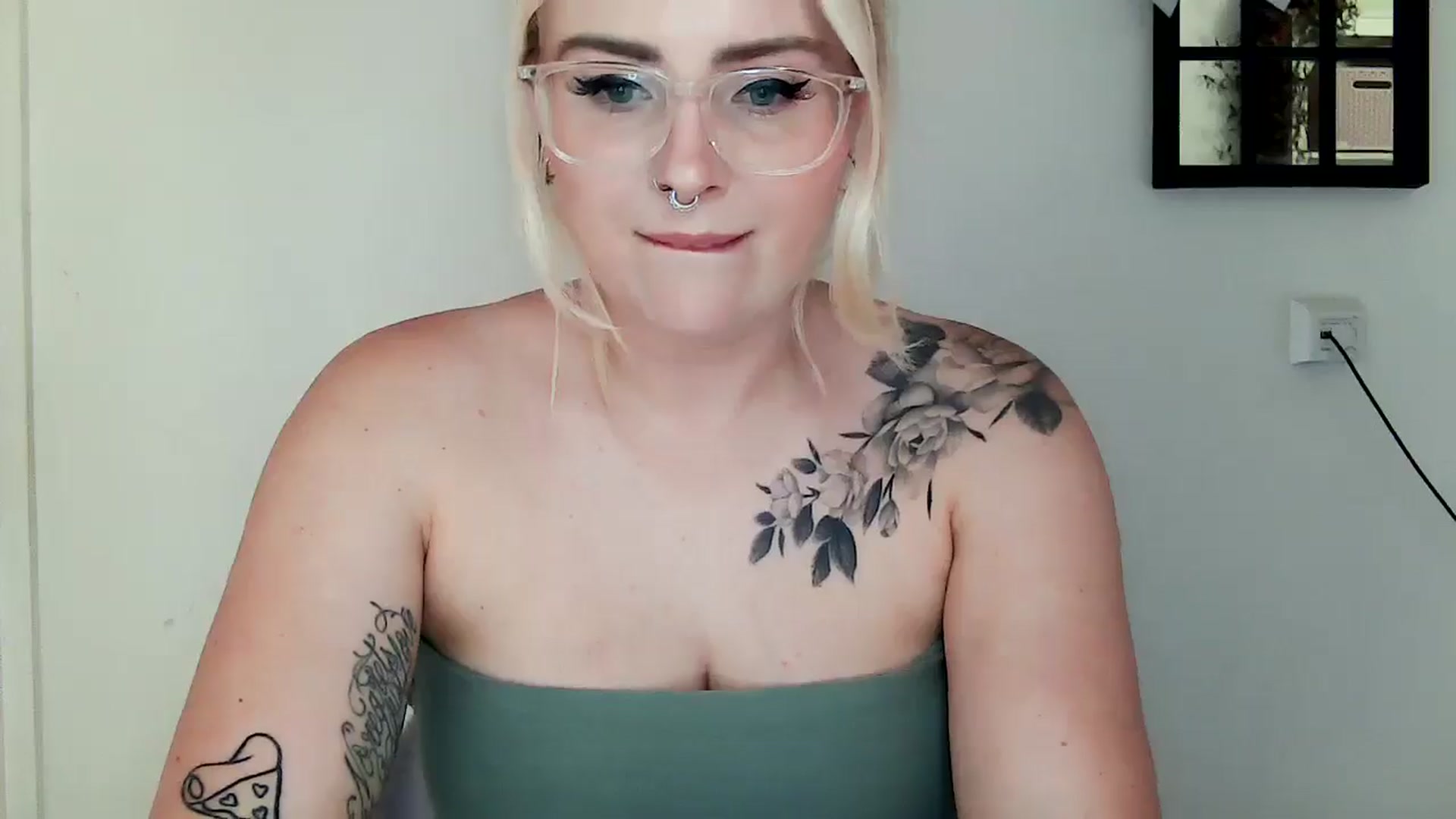 Gallery image thumbnail from TeaganB_'s myfreecams stream on, 06/18/2024, 10:37 image 4 of 20