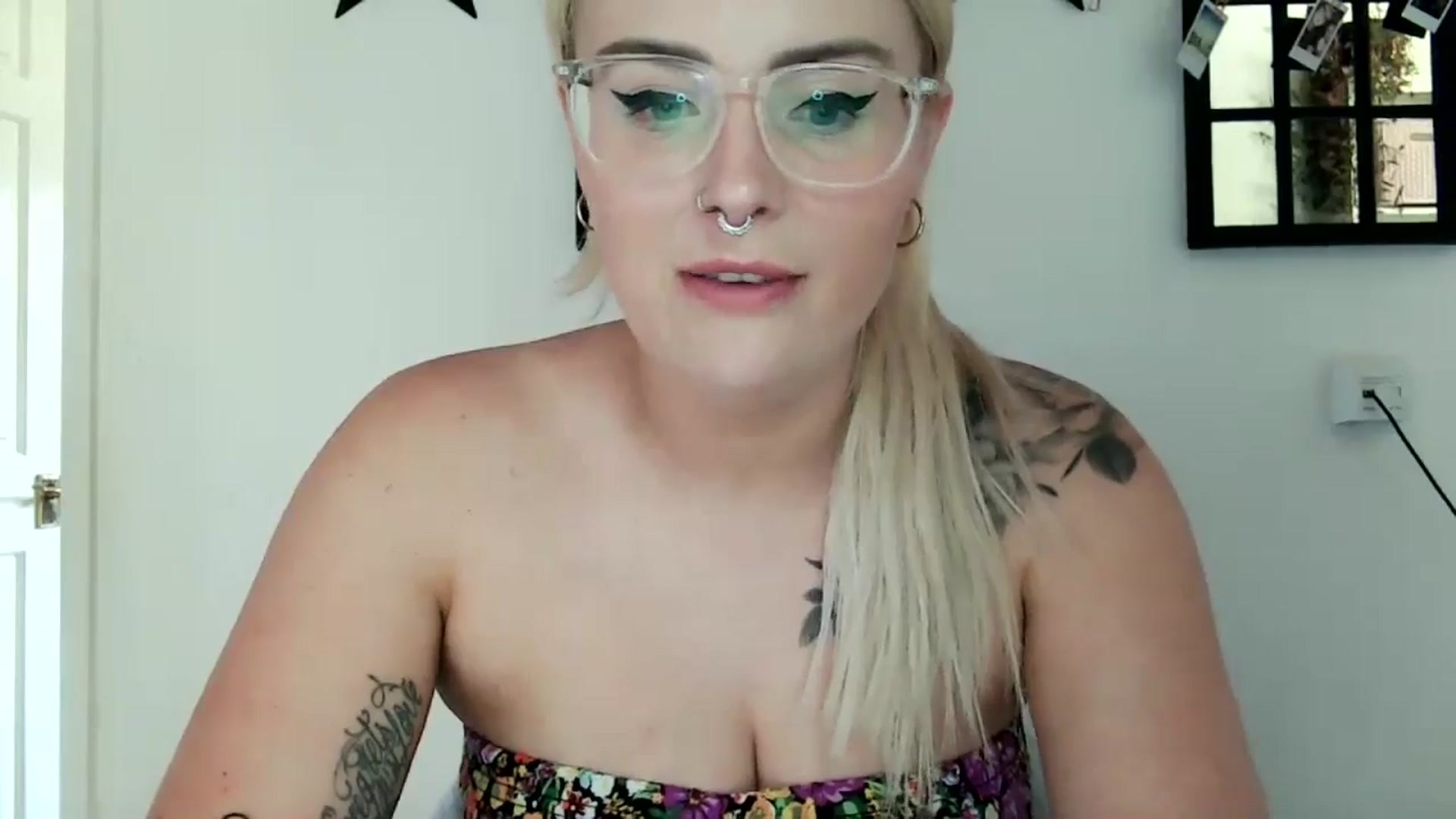 Gallery image thumbnail from TeaganB_'s myfreecams stream on, 06/25/2024, 09:46 image 19 of 20