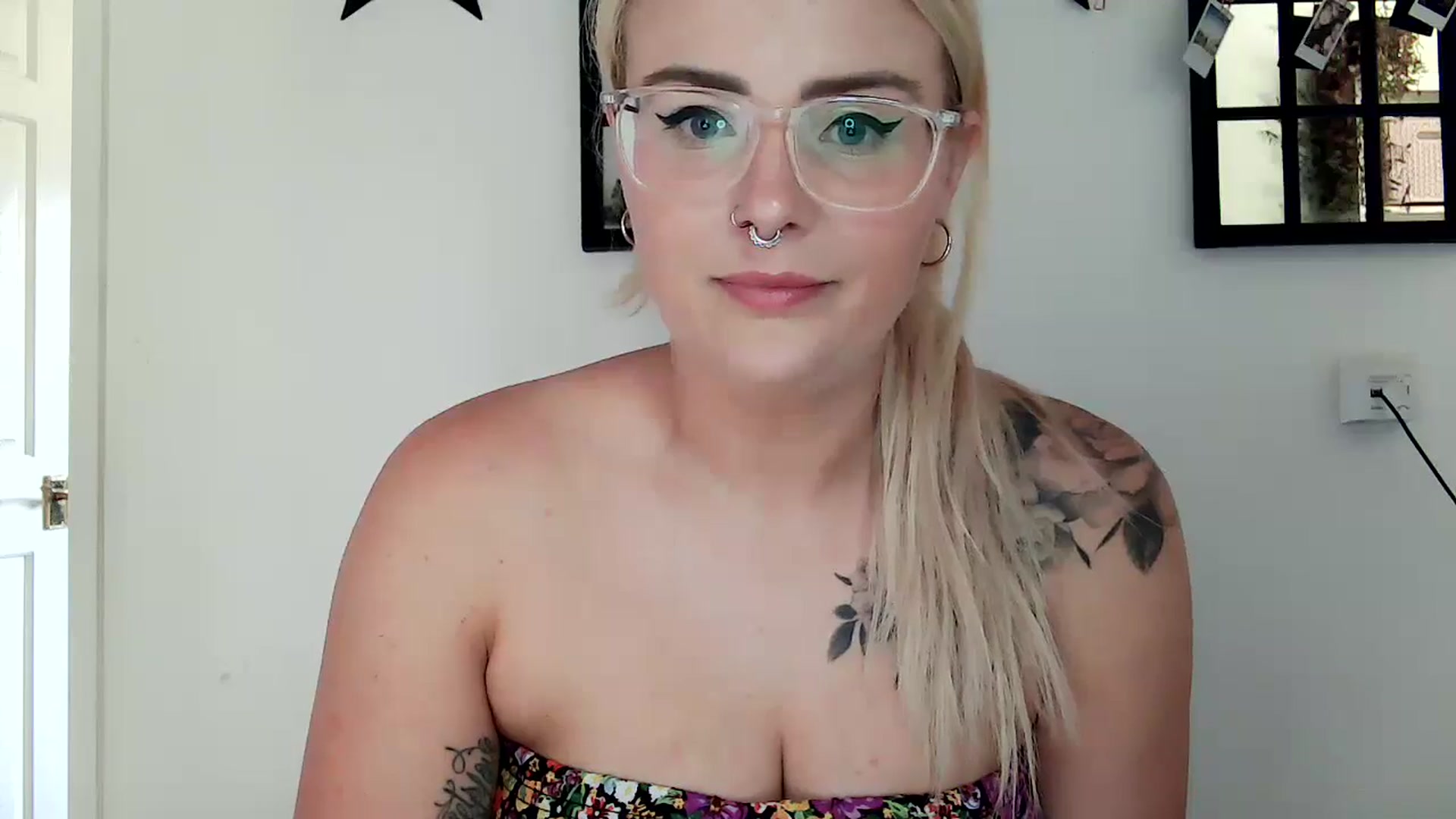 Gallery image thumbnail from TeaganB_'s myfreecams stream on, 06/25/2024, 09:46 image 9 of 20