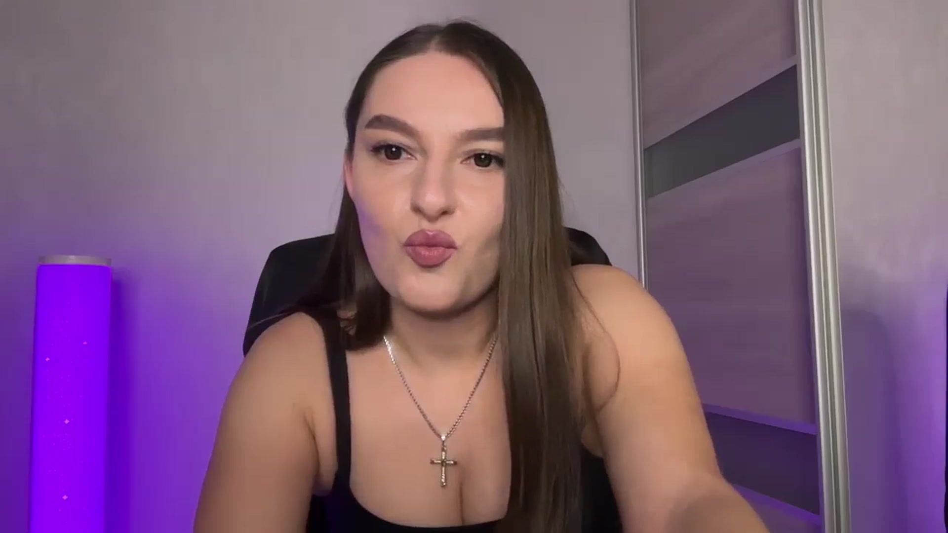 Gallery image thumbnail from Teaiaa's myfreecams stream on, 06/23/2025, 15:05 image 17 of 20
