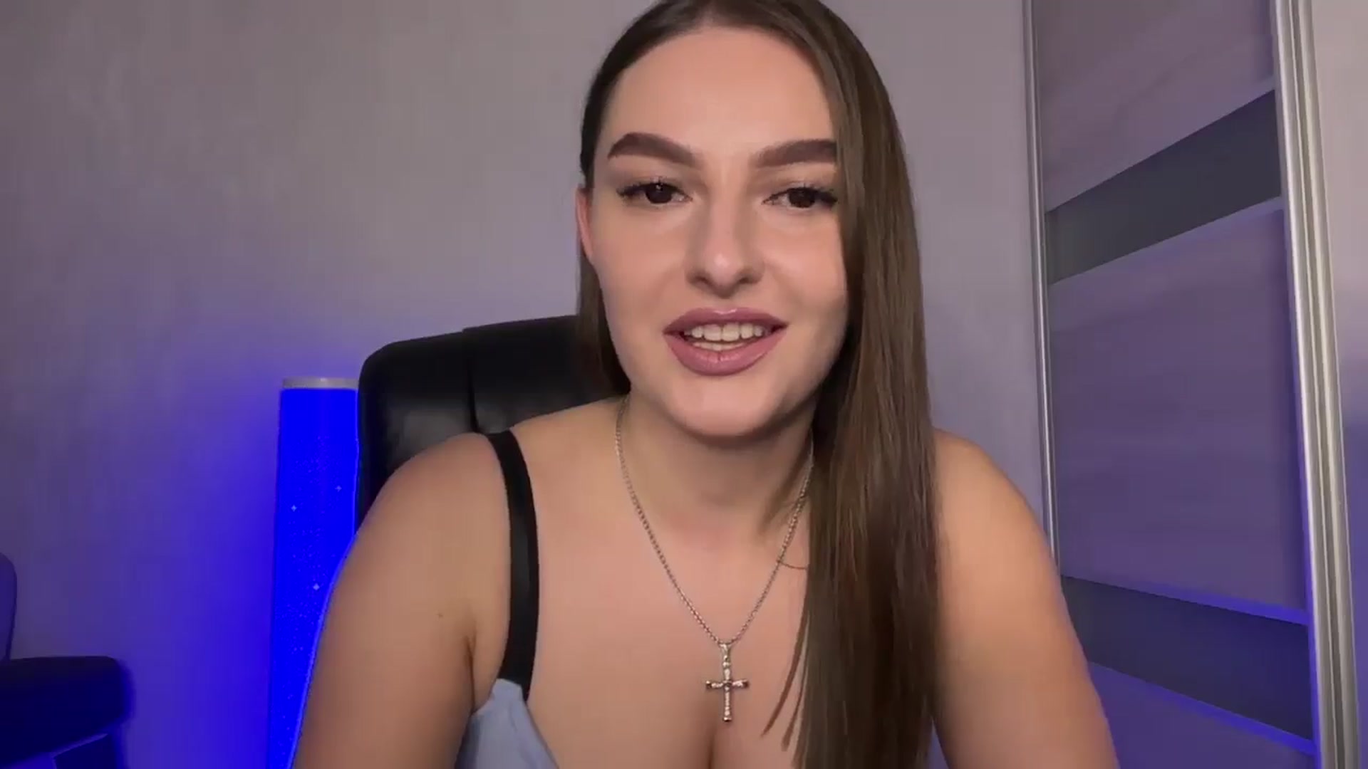 Gallery image thumbnail from Teaiaa's myfreecams stream on, 07/12/2025, 11:07 image 4 of 20